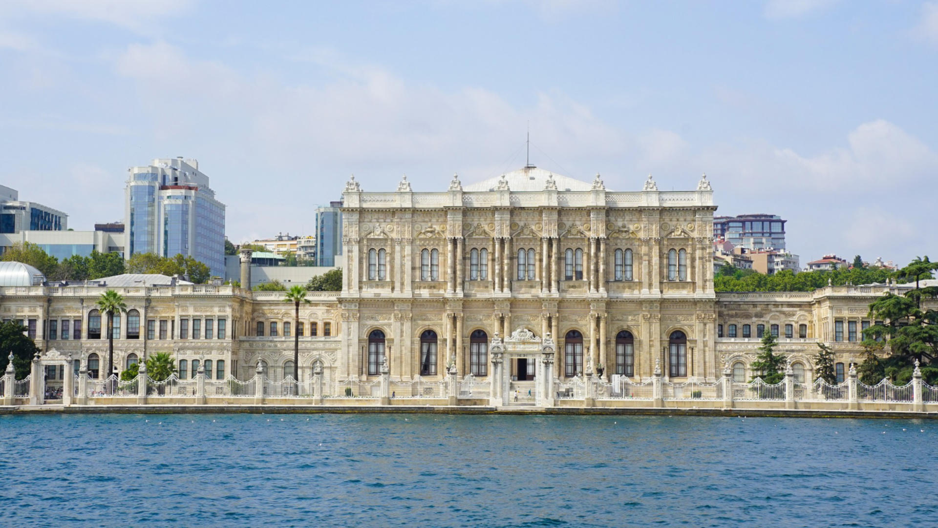 Bosphorus and Golden Horn Cruise with Audio Guide in Istanbul - Thumbnail 5