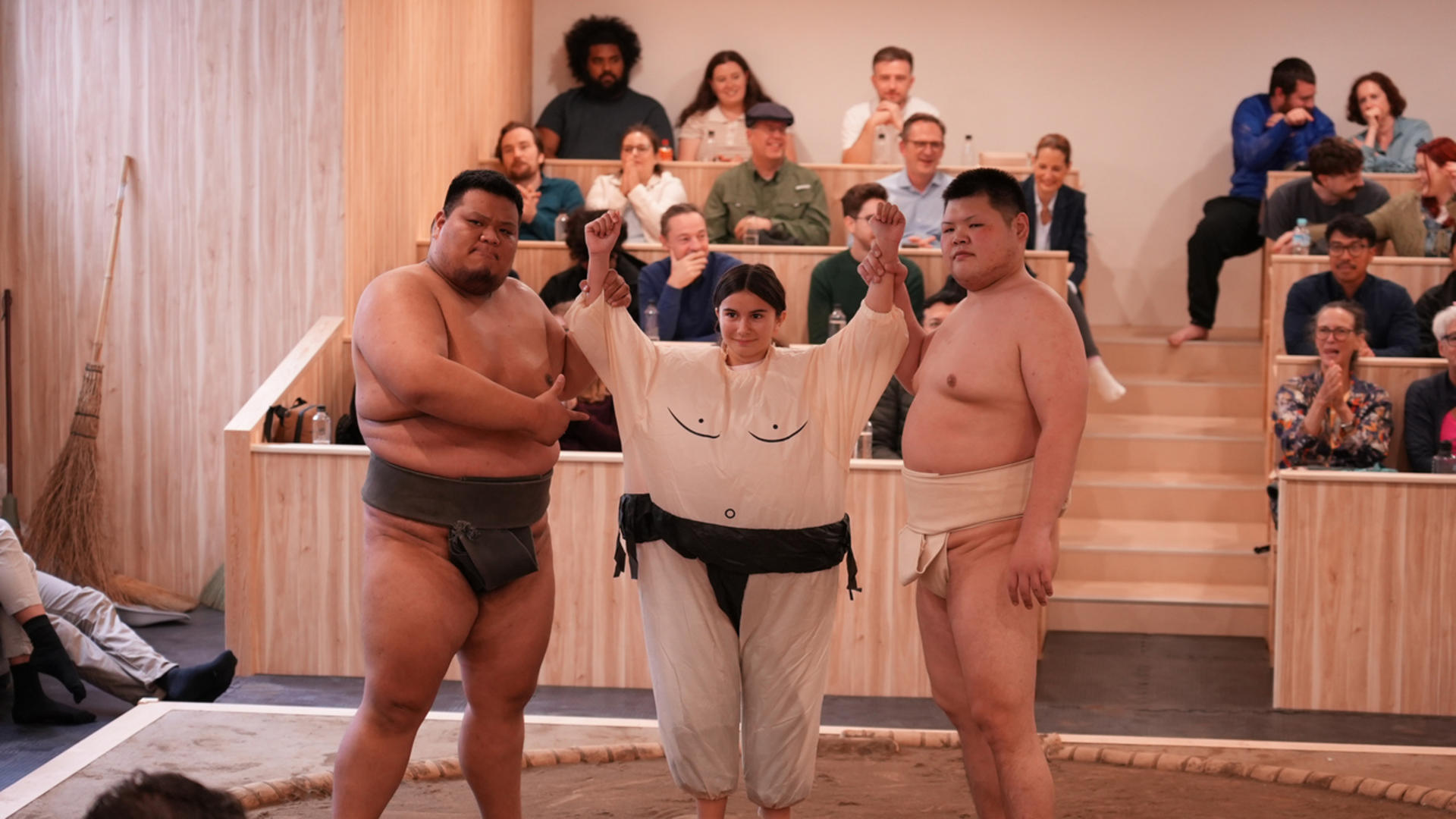 Tokyo: Sumo Live Show with Photo in Shinjuku - Thumbnail 5