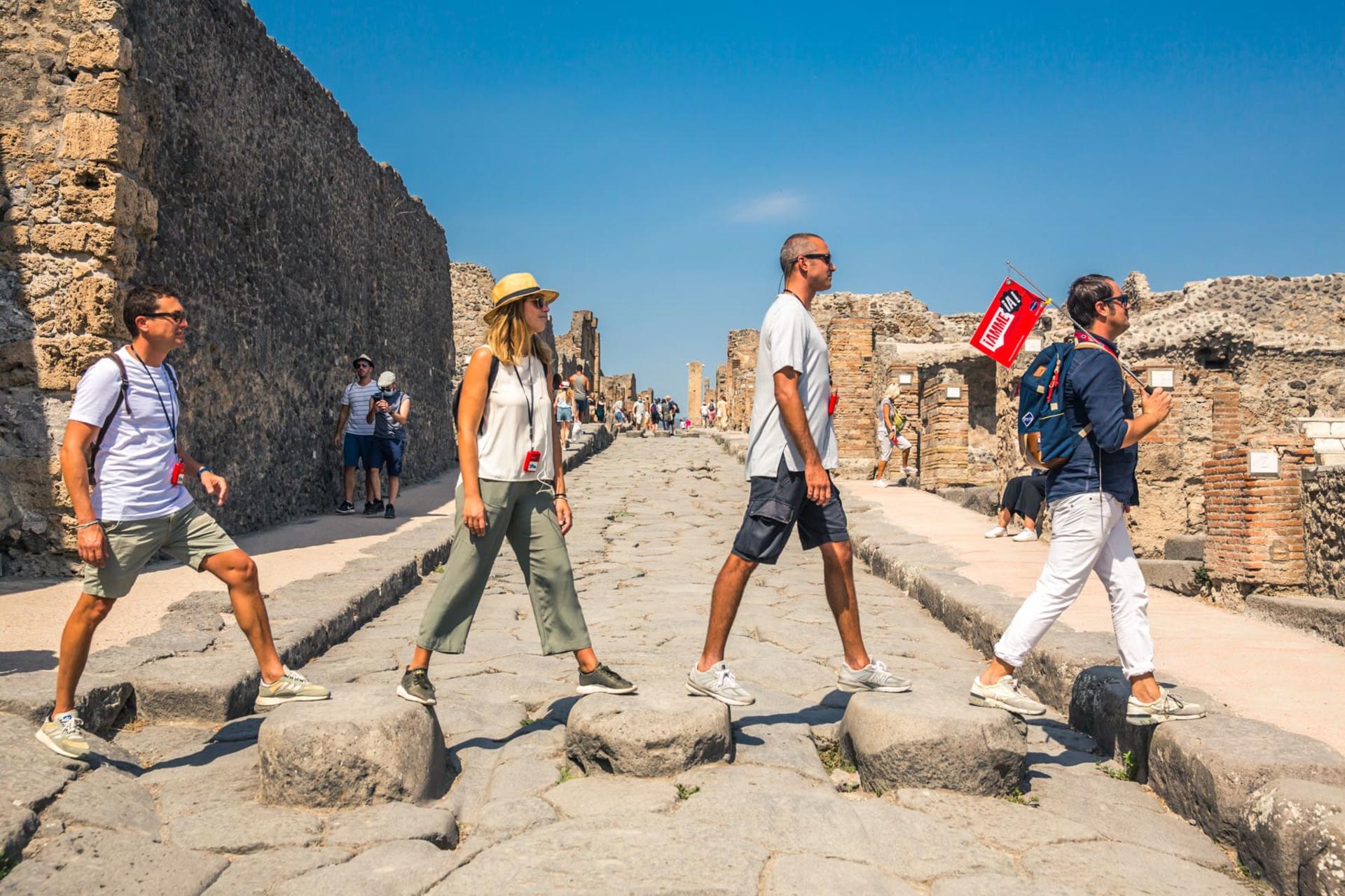 Pompeii Guided Tour from Naples - Thumbnail 3