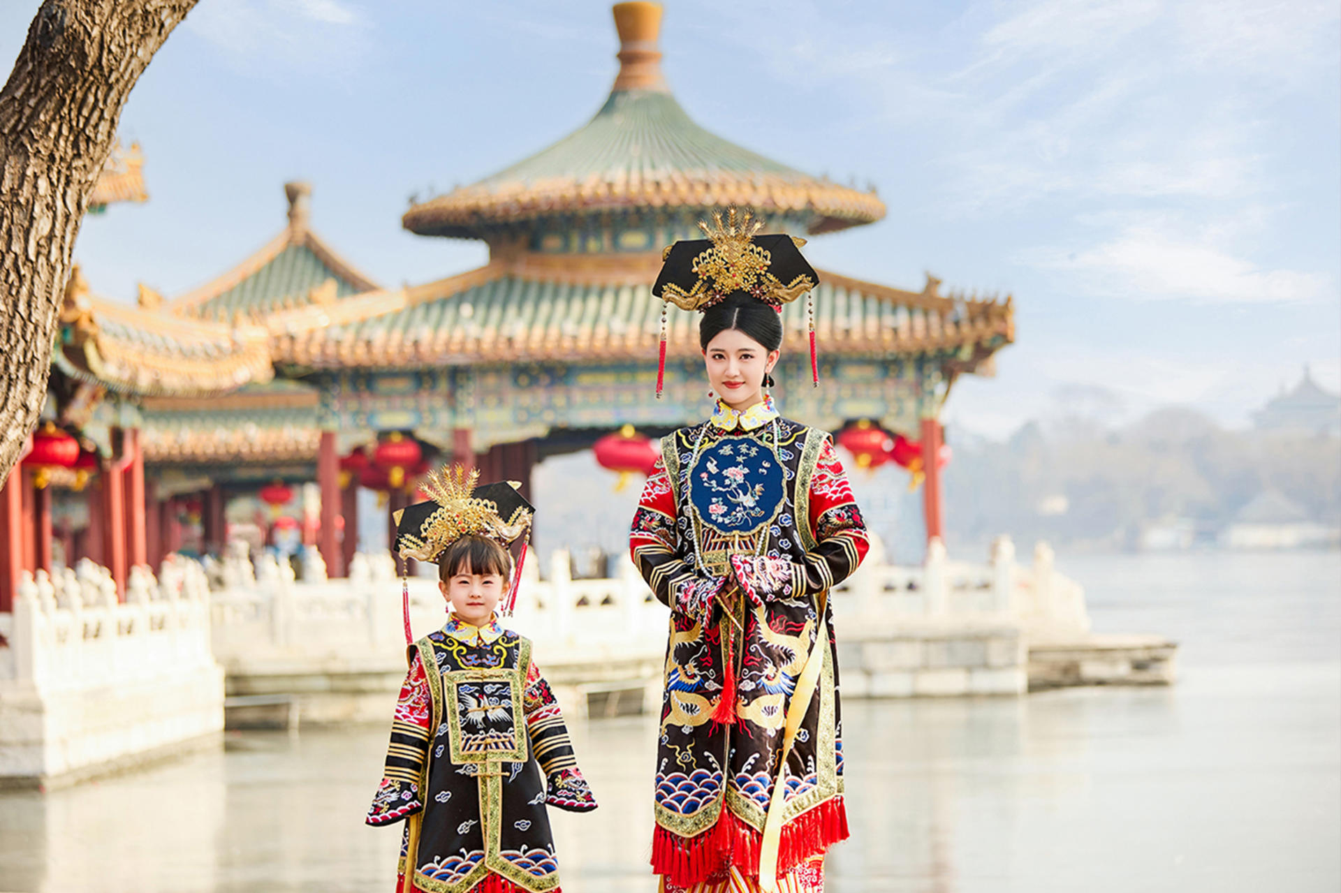 Beijing Beihai Park Ancient Costume Hanfu Travel Photography (Ancient Costume Hanfu + Makeup & Accessories/Photography/Multiple Packages Available) - Thumbnail 4