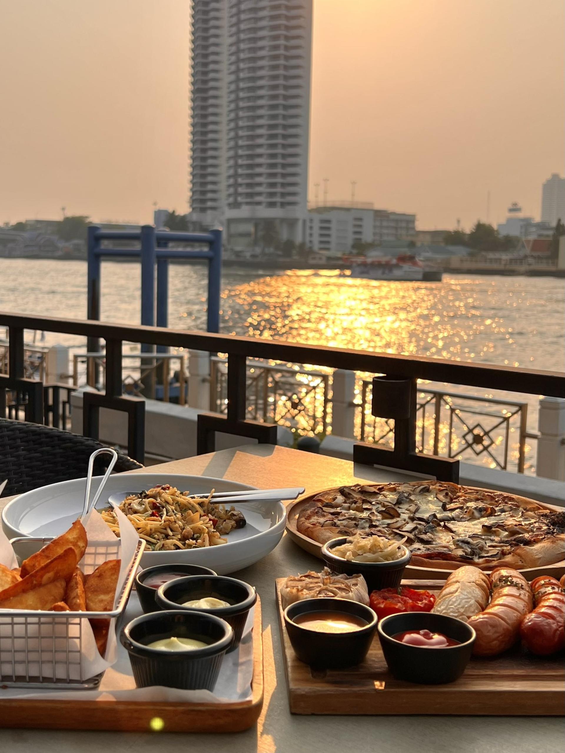 CoCo Chaophraya Riverside Dining (Phra Arthit Road) - Image 1