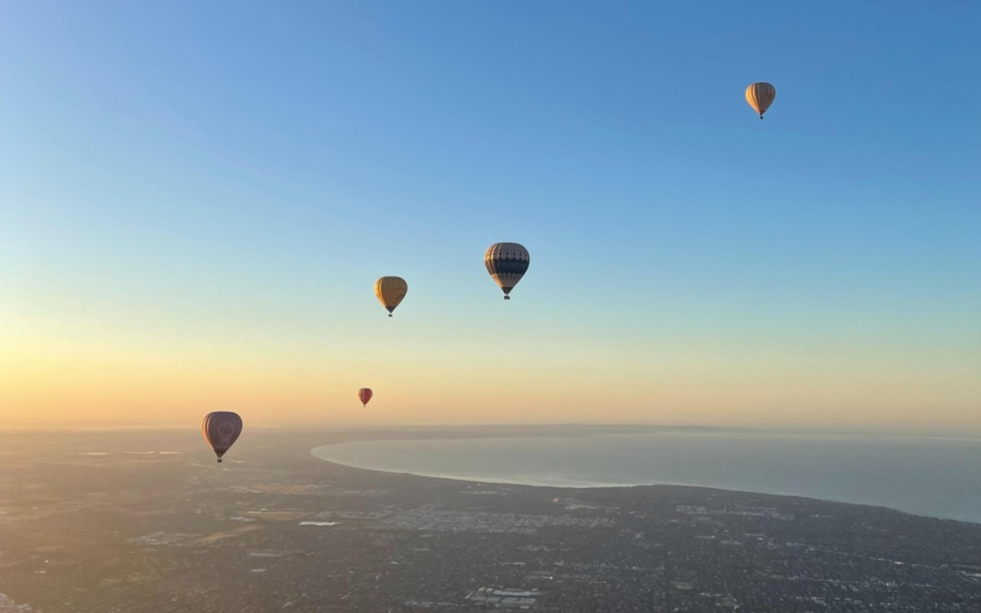 Melbourne Sunrise Hot Air Balloon Flight by Go Wild Ballooning - Thumbnail 5