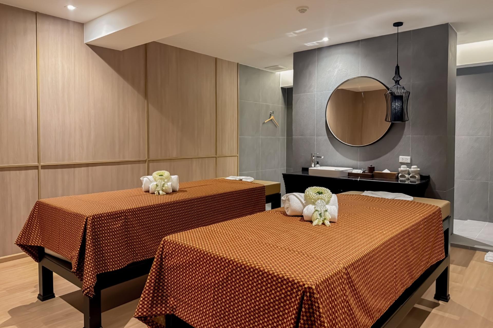 Health Land Spa at Surawong in Bangkok - Thumbnail 21