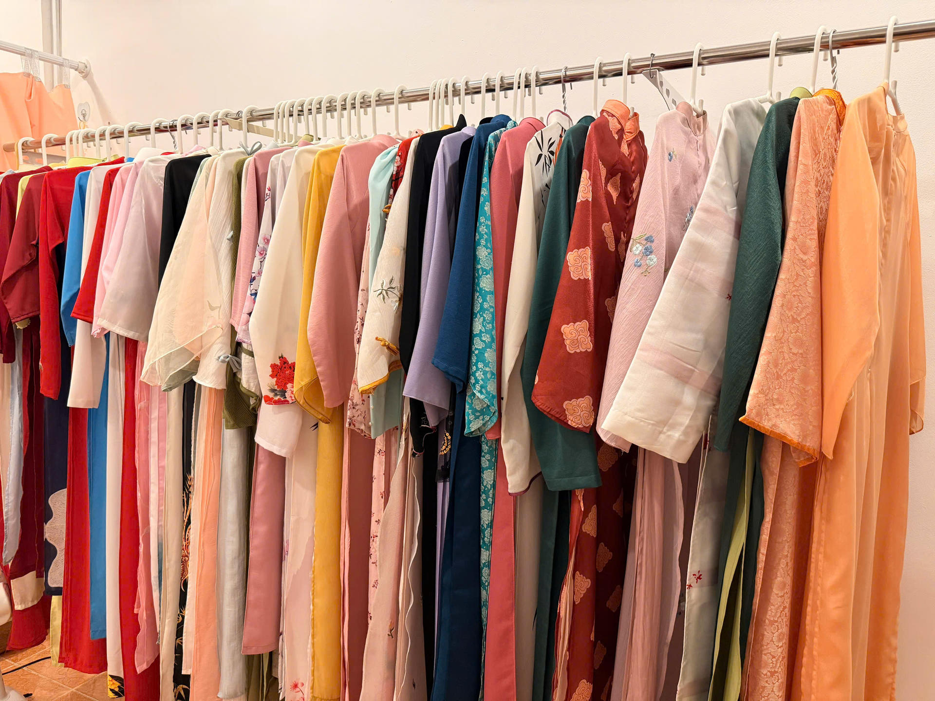 Vietnamese Traditional Ao Dai Rental Service in Ho Chi Minh - Thumbnail 3
