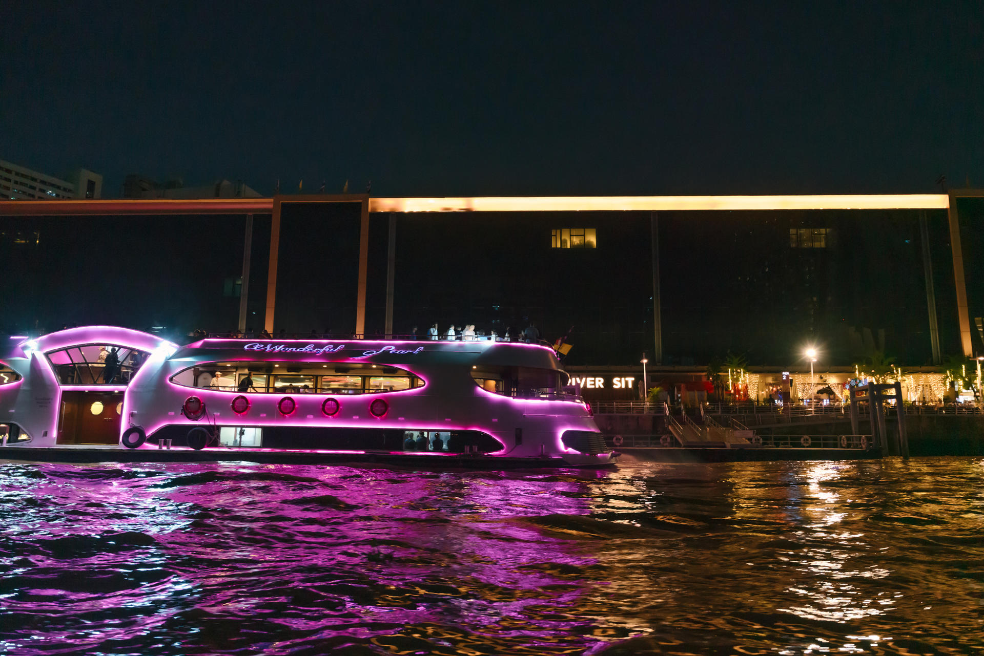  Chao Phraya River Night Cruise by Longtail Boat in Bangkok - Thumbnail 7