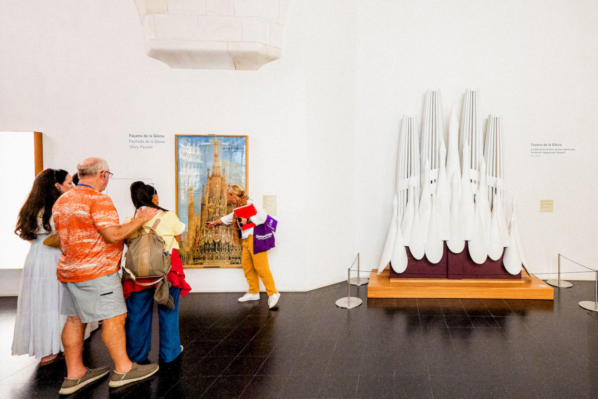 Sagrada Familia & Park Guell Guided Tour - Thumbnail 7