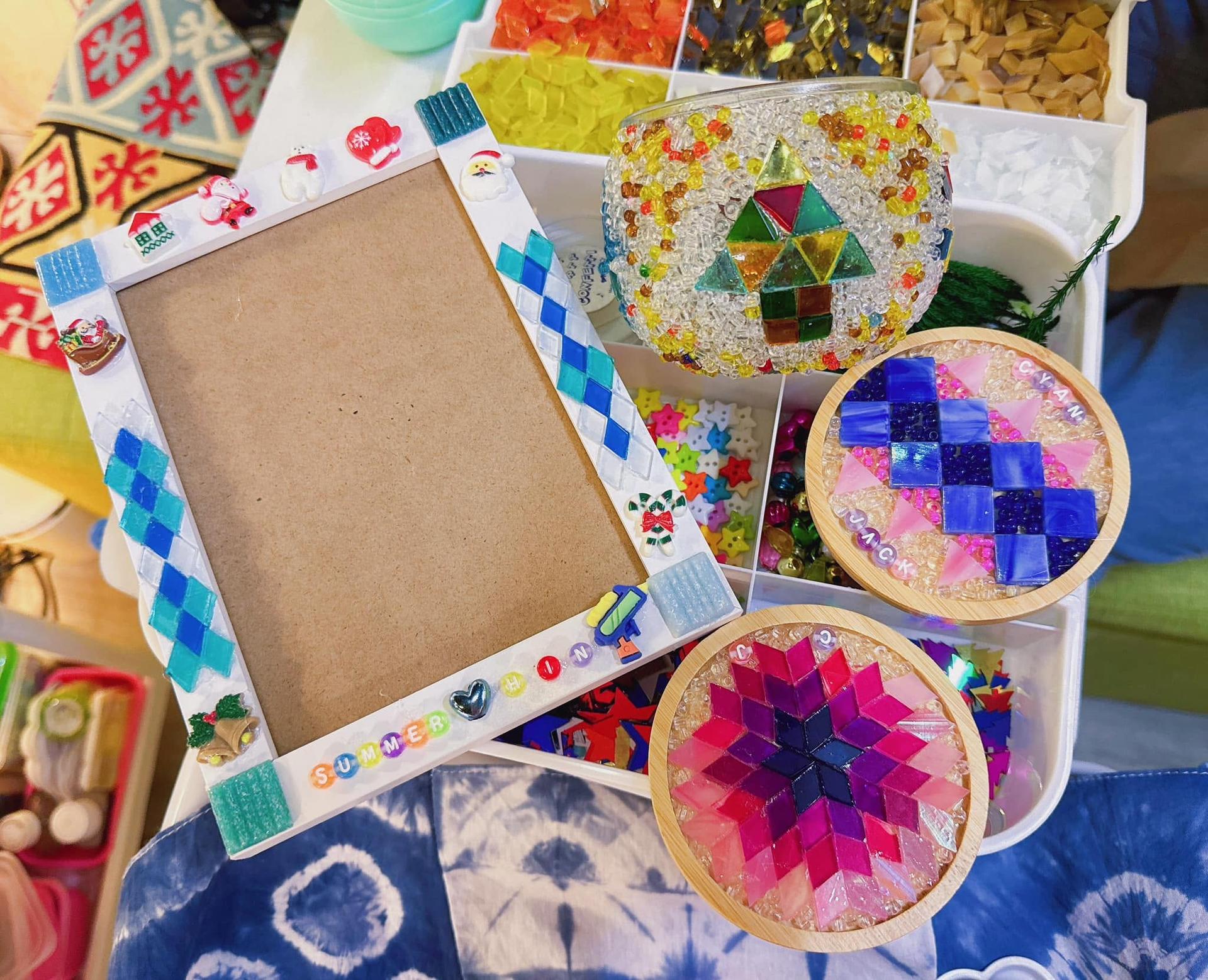 Shek Mun IRREGULart - Exotic Mosaic Workshop | Coaster | Photo Frame | Candle Holder | Table Lamp | Moon Lamp  - Thumbnail 6