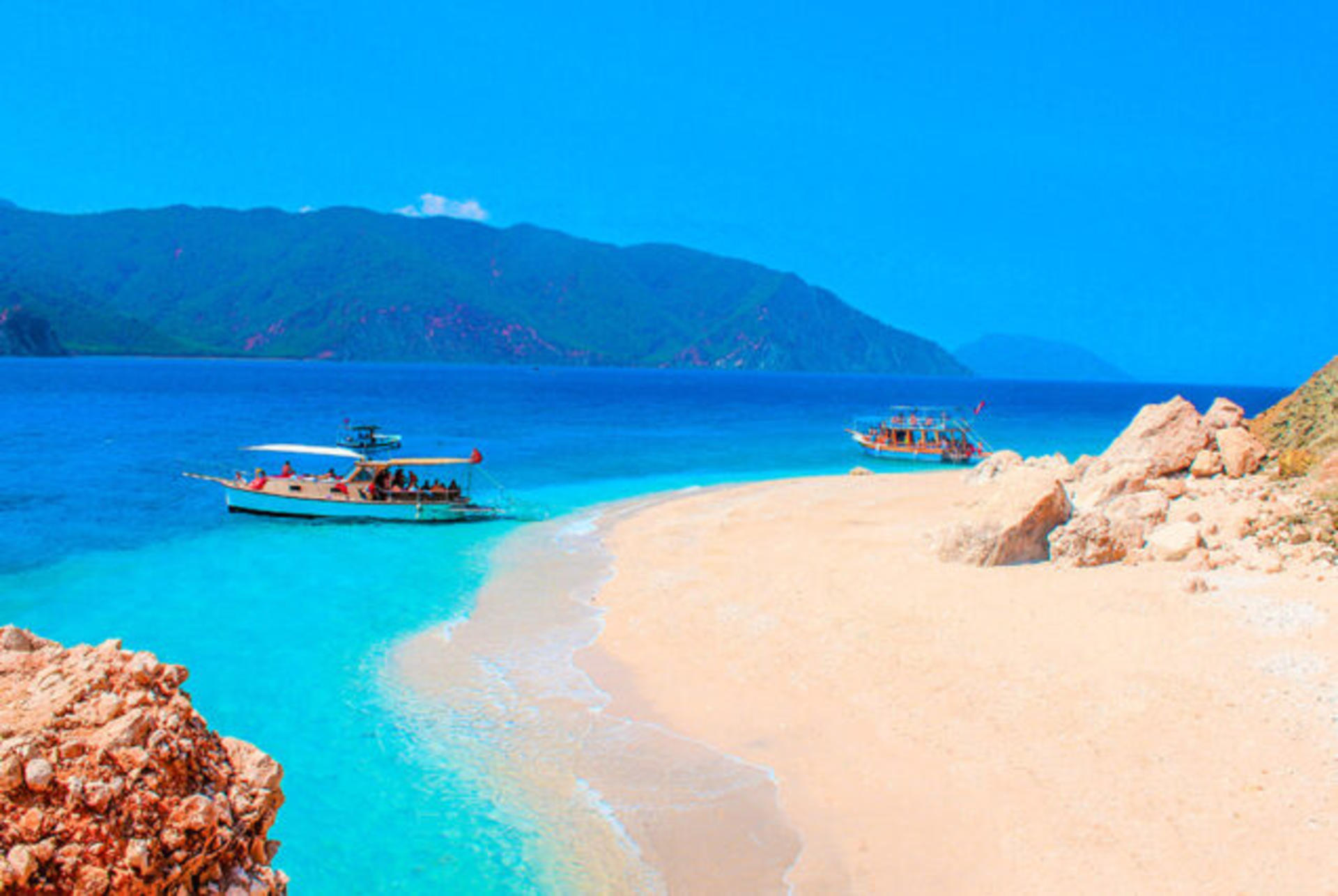 Suluada Island Boat Tour with Lunch and Round Transfer - Thumbnail 18