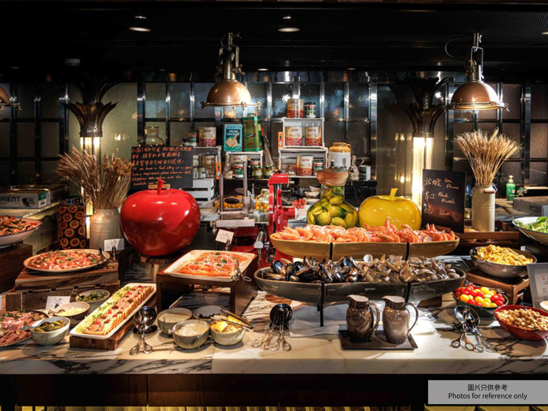 Hong Kong Racecourse with F&B Experience - Thumbnail 16