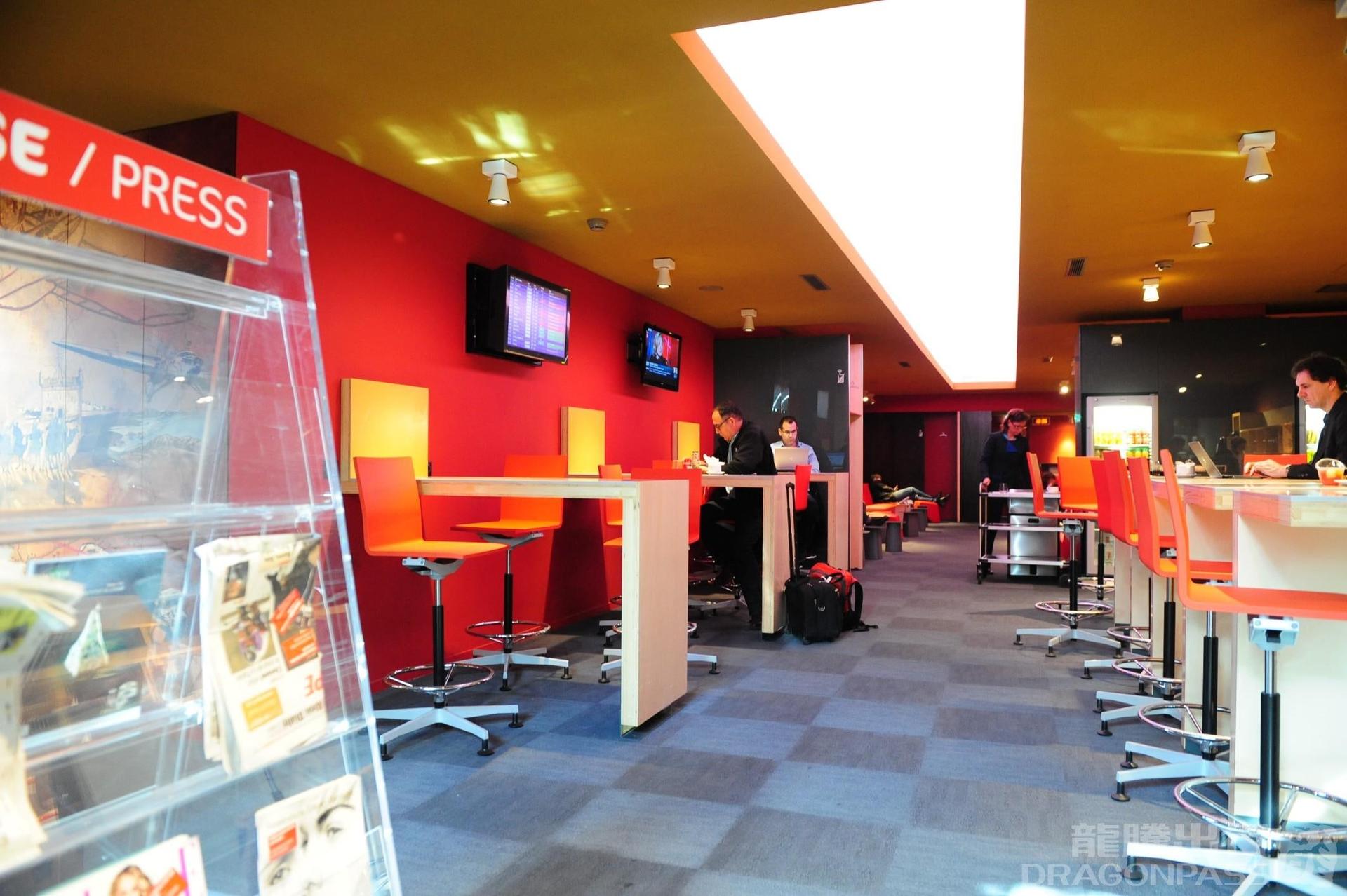 Blagnac Airport Lounge Service by La Croix du Sud Lounge - Thumbnail 2