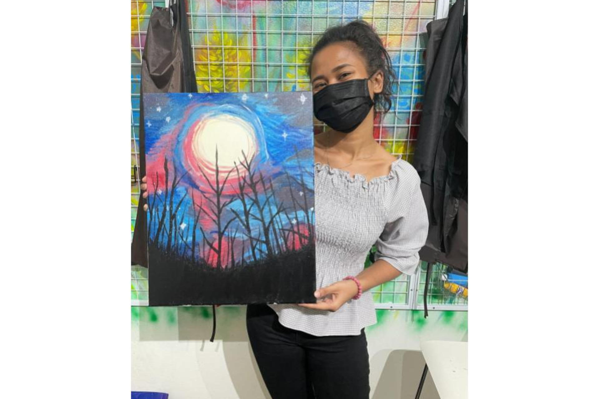 3-hour Art Jamming Class with Free Flow Drinks in Singapore - Thumbnail 3