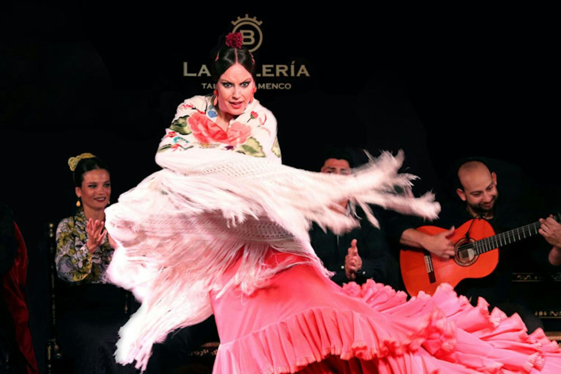 Flamenco Show with Dinner at La Buleria in Valencia - Thumbnail 3