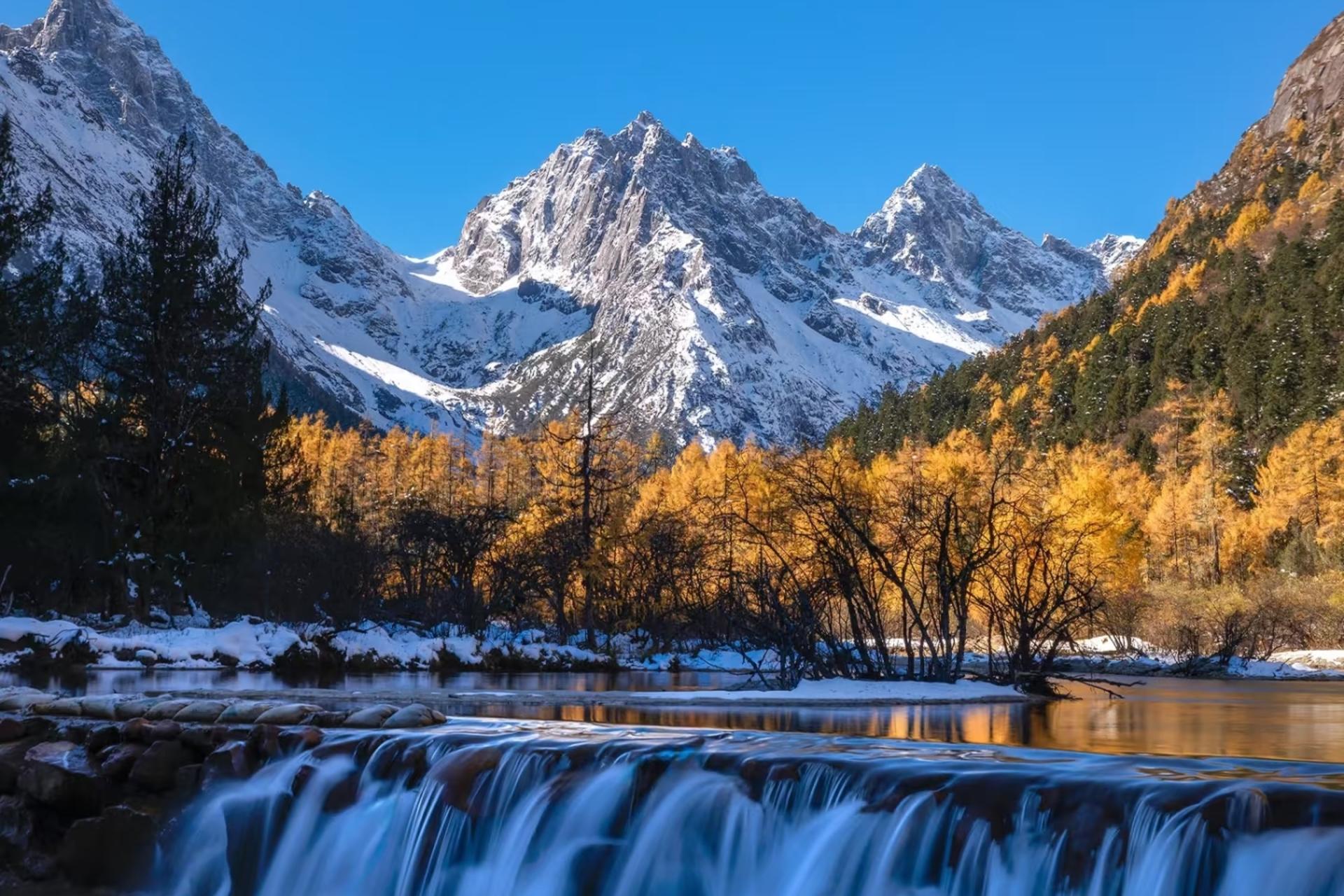Private Tour Winter Jiuzhaigou, Huanglong, Bipenggou, Mount Siguniang, Dagu Glacier Snow Play 5-Day Tour (English Optional) - Thumbnail 2