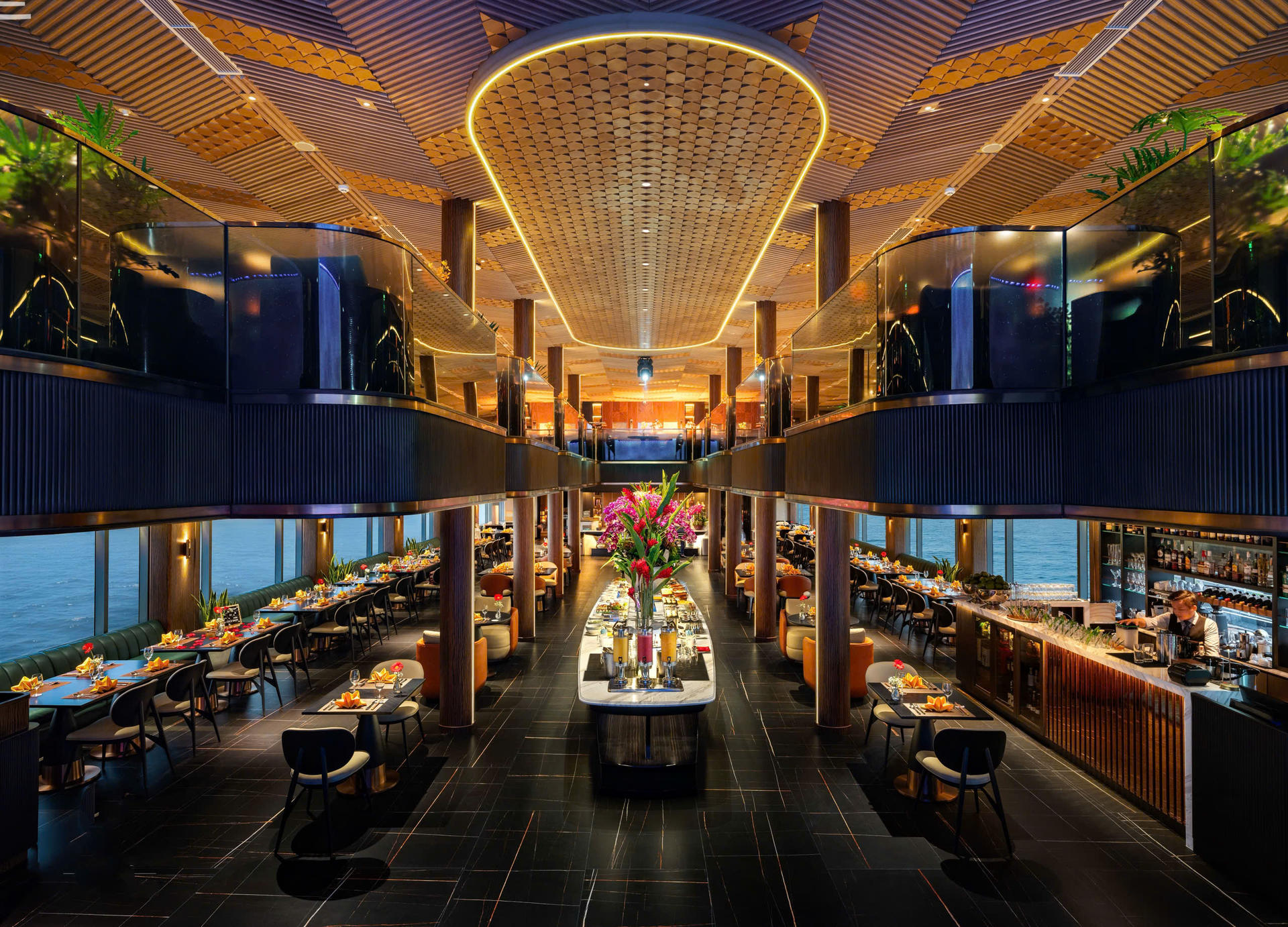 Elite Luxury Cruise | Dining Experience on the Saigon River - Thumbnail 3