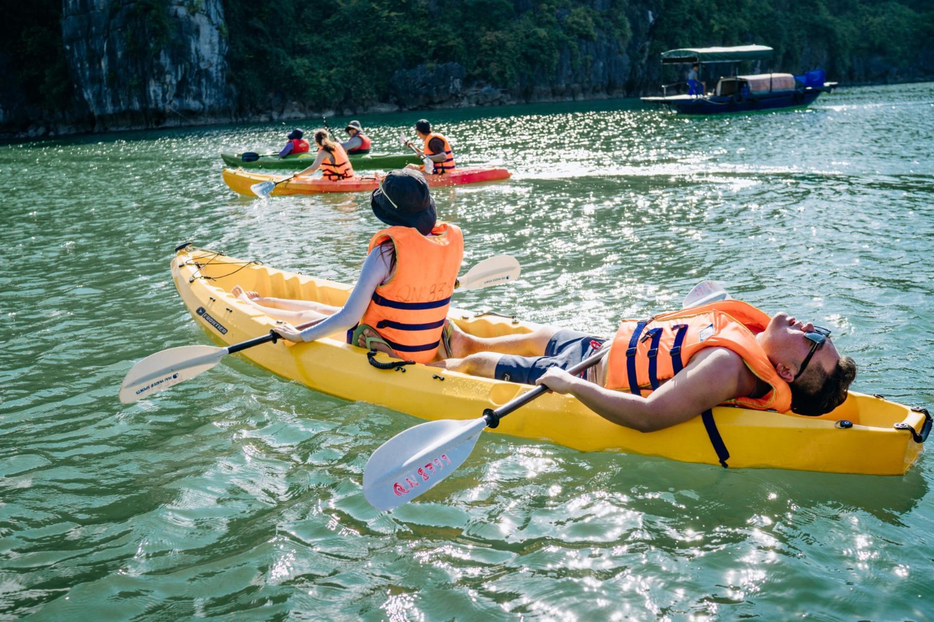 Cozy Bay Classic 2D1N Cruise: Ha Long Bay, Sung Sot, Ti Top - Thumbnail 8