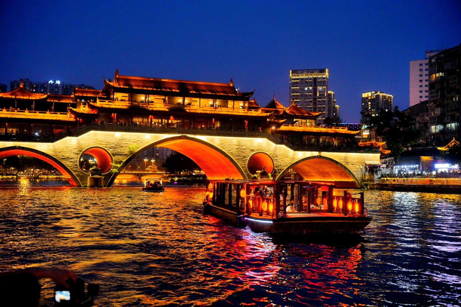 Chengdu Dongmen Wharf & Anshun Bridge Night Tour - Thumbnail 6