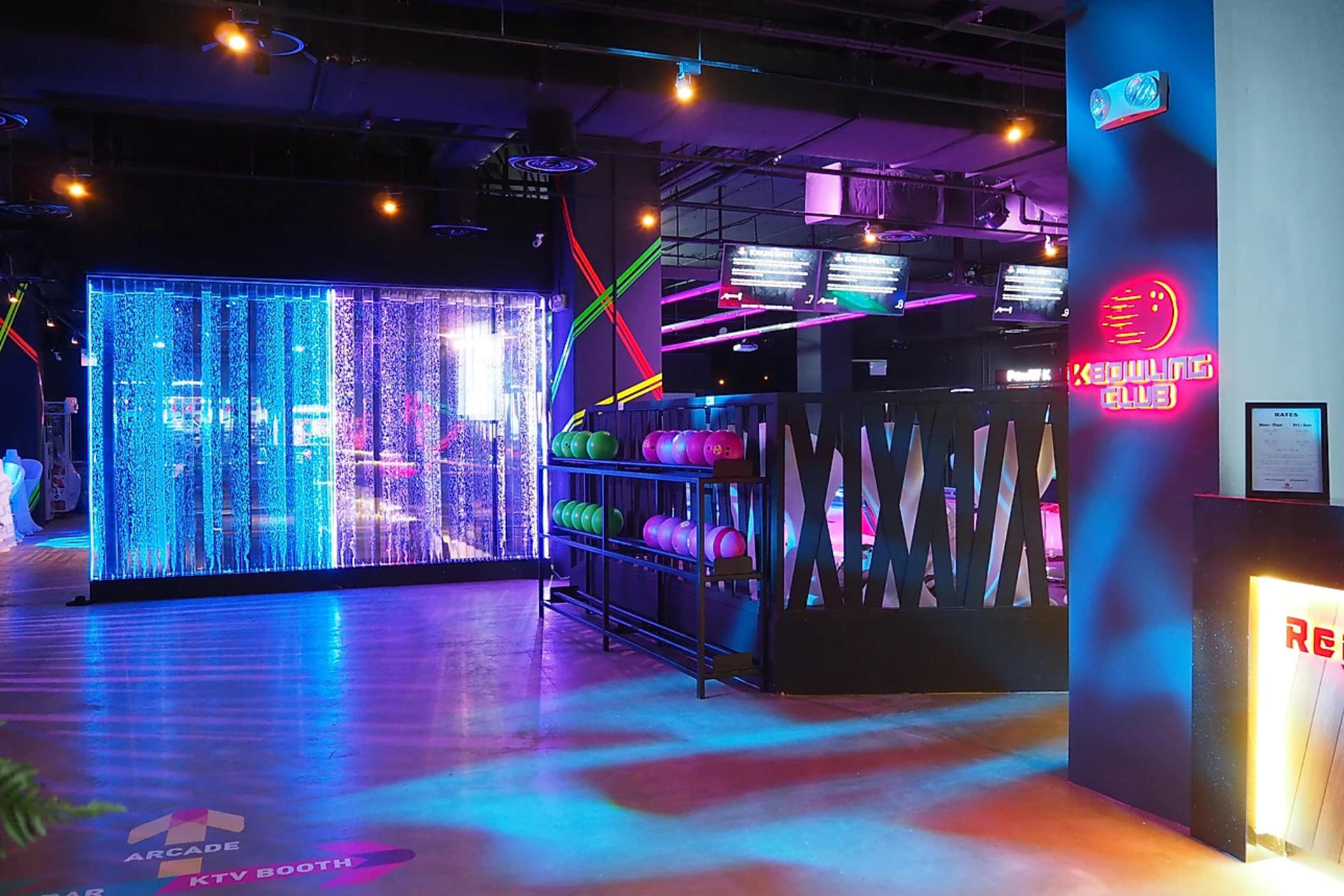 Bowling Experience in 313 at Somerset Orchard Road - Thumbnail 4