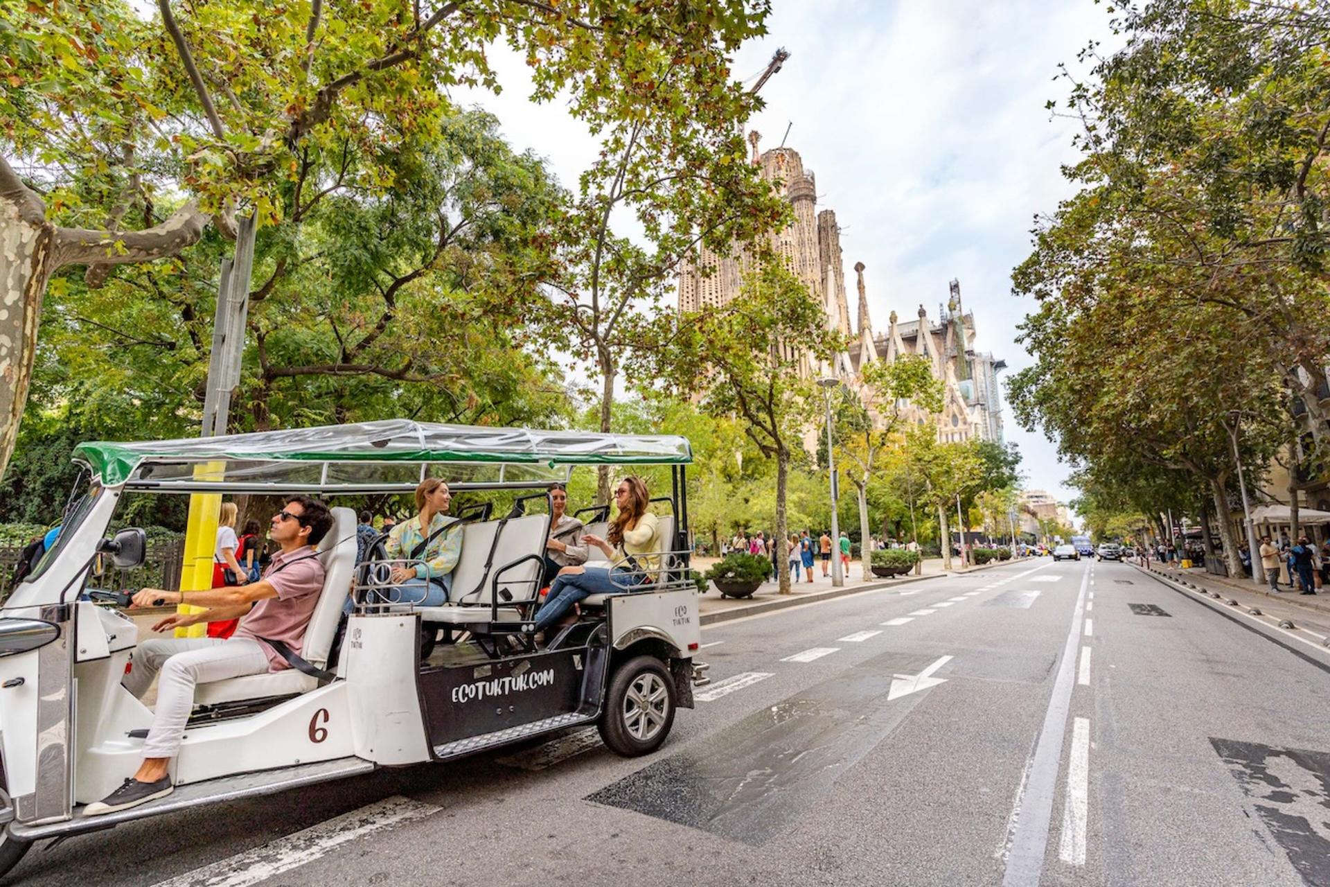 Tuk Tuk Tour in Barcelona - Thumbnail 8