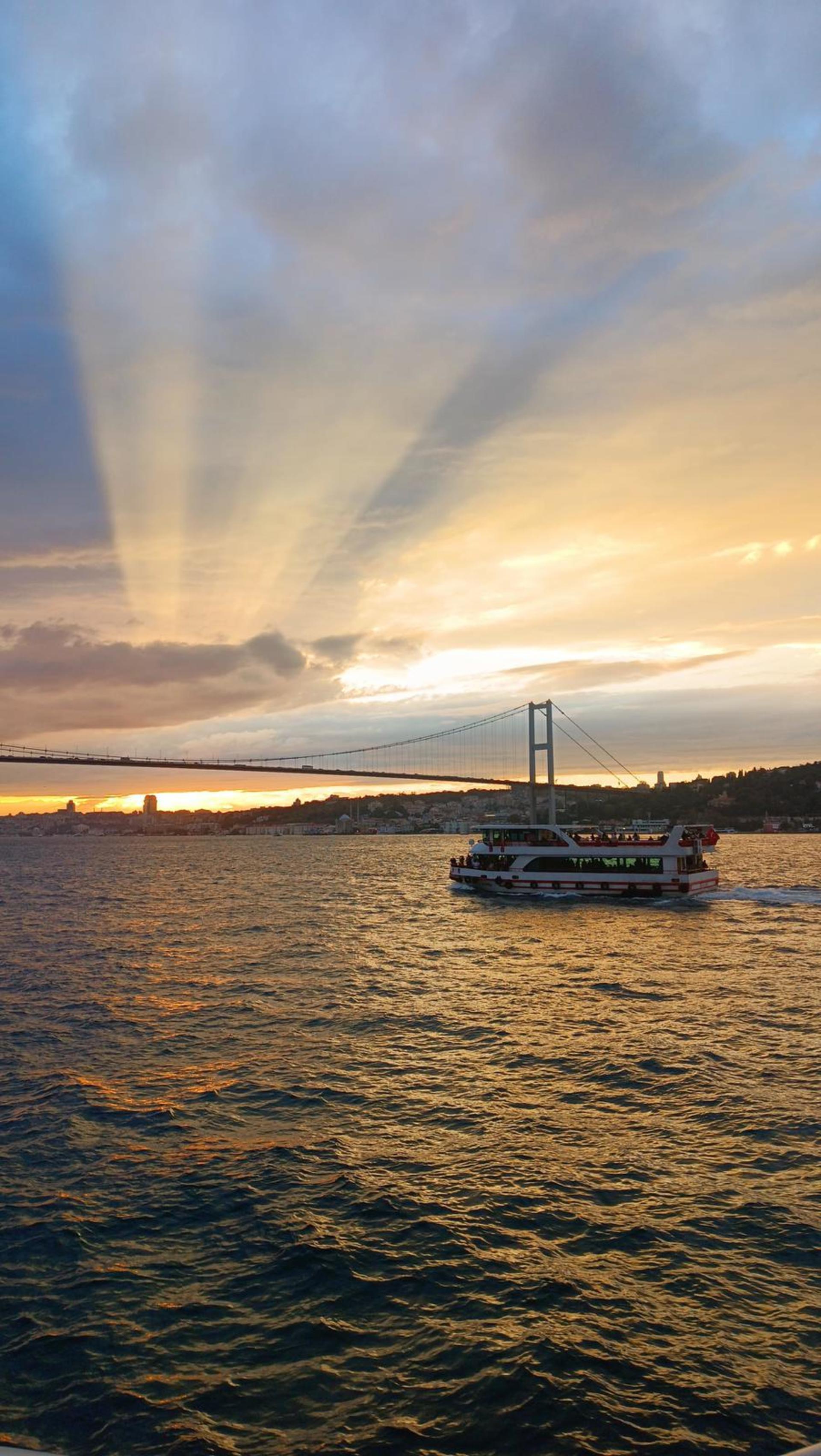 Istanbul Bosphorus Sunset Yachting: Sips, Sights & Stories - Thumbnail 34