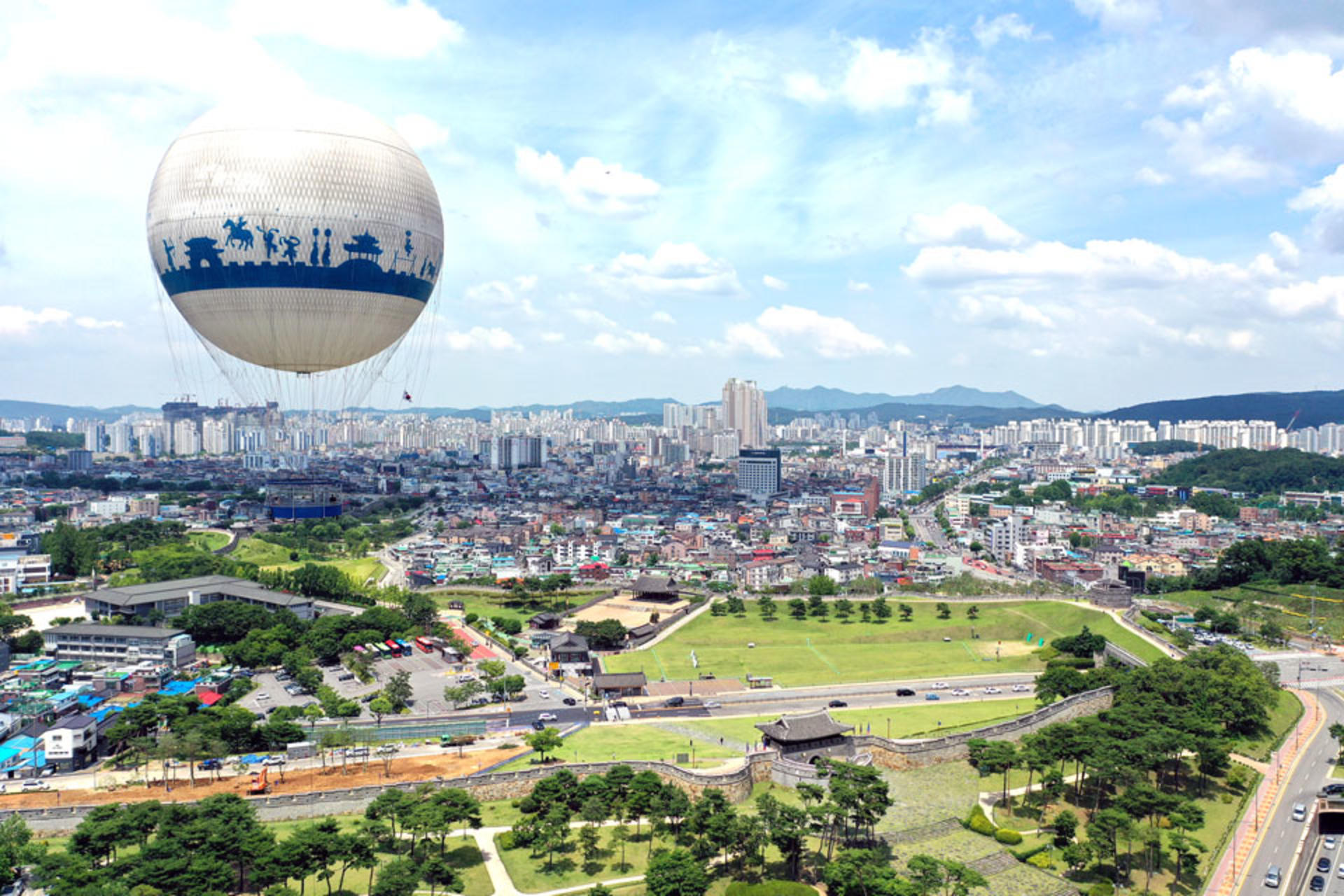 Suwon Private Tour | Day & Night Experience with Photographer Option - Thumbnail 4