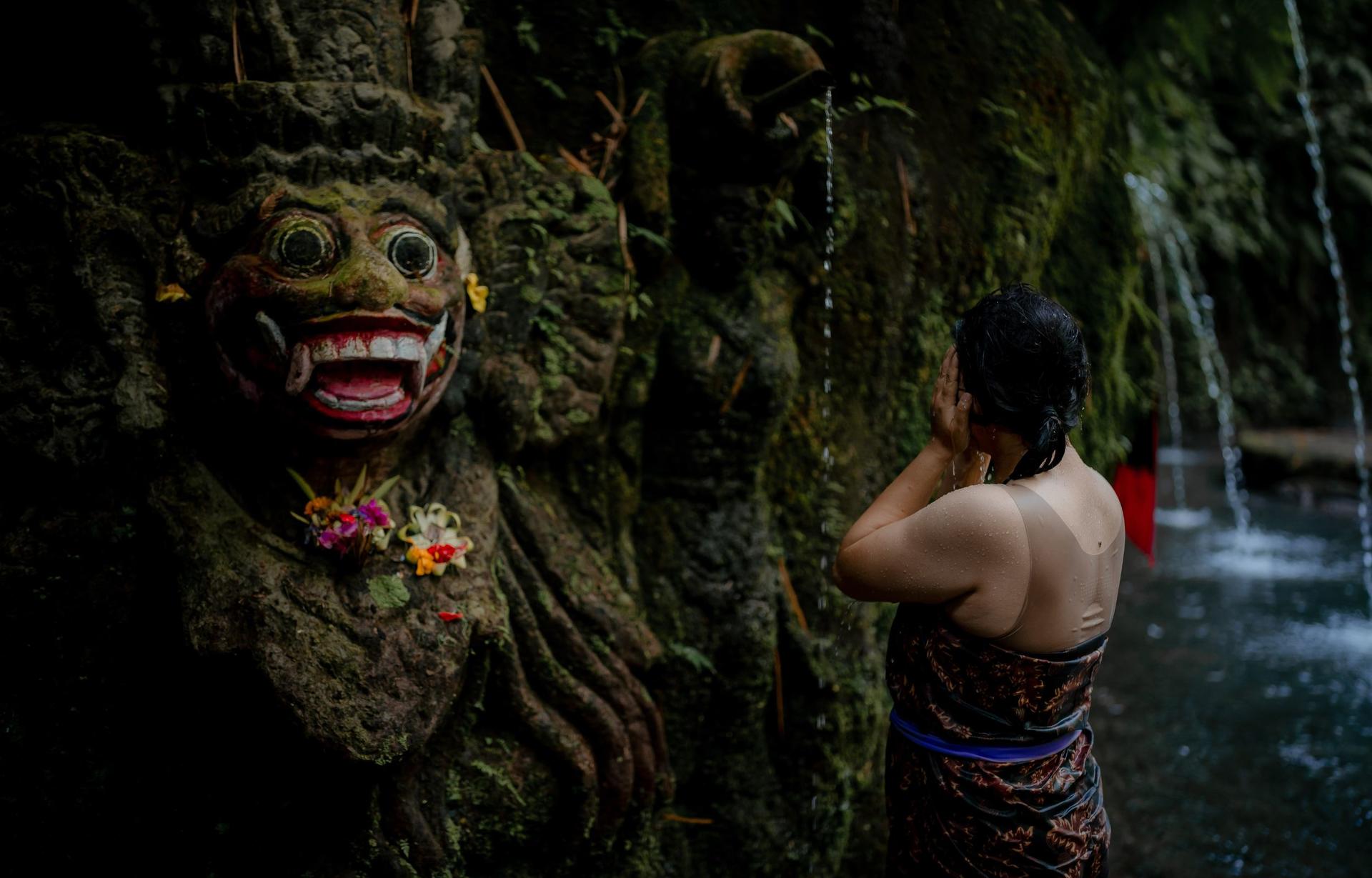 Bali Experience: Offerings, Dance, Rindik Music & Water Blessing - Thumbnail 10
