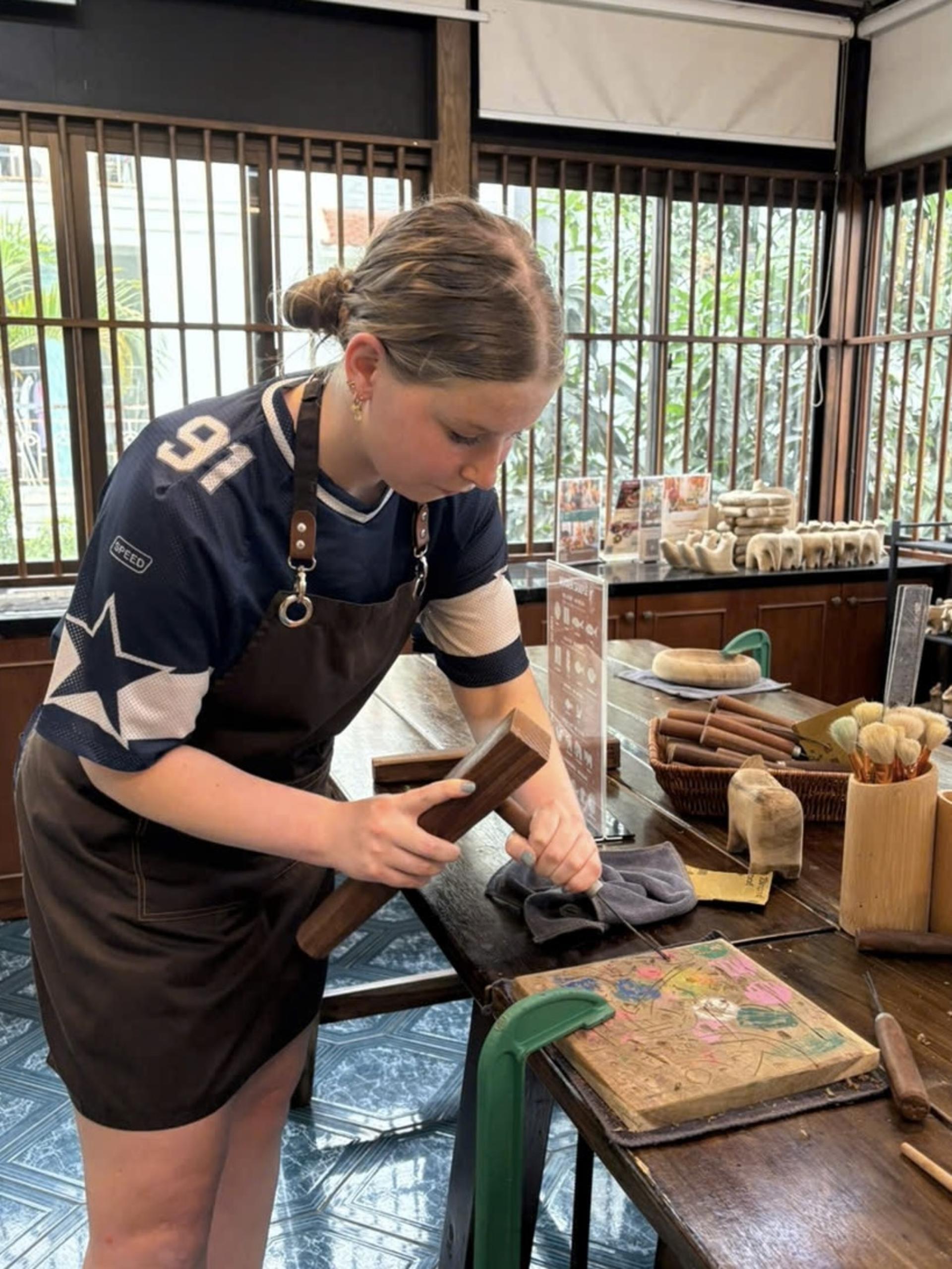 Moc Thon Hanoi: Wood Carving Workshop in a Tranquil Hidden Villa - Thumbnail 31