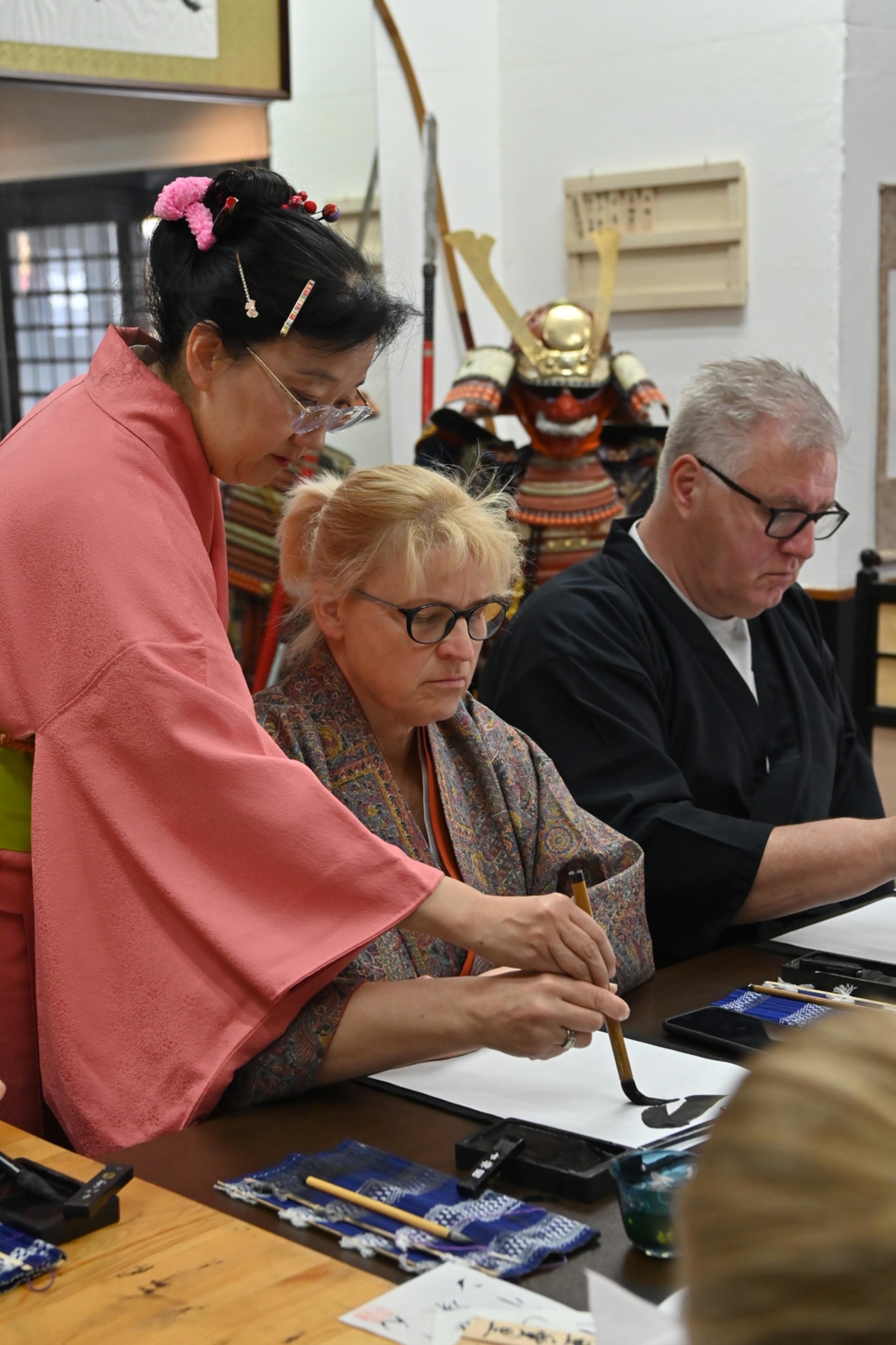 Learn Japanese calligraphy and Zen while wearing a kimono - Thumbnail 23