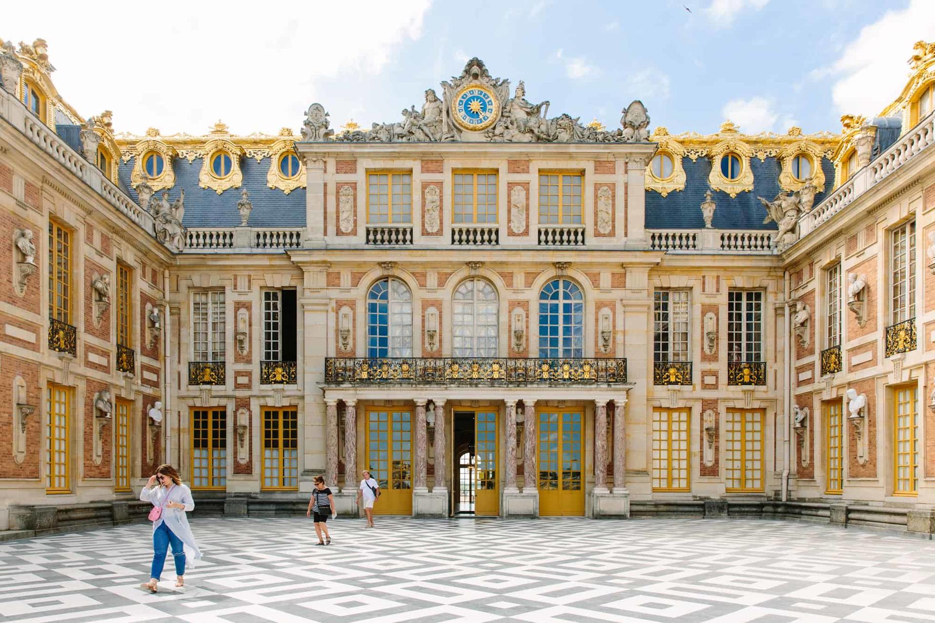 Bike Rentals in Versailles - Image 1