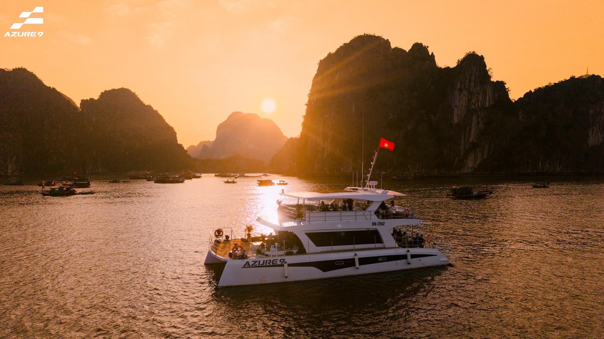 Azure 9 Sightseeing Ha Long Yacht Tour - Thumbnail 3