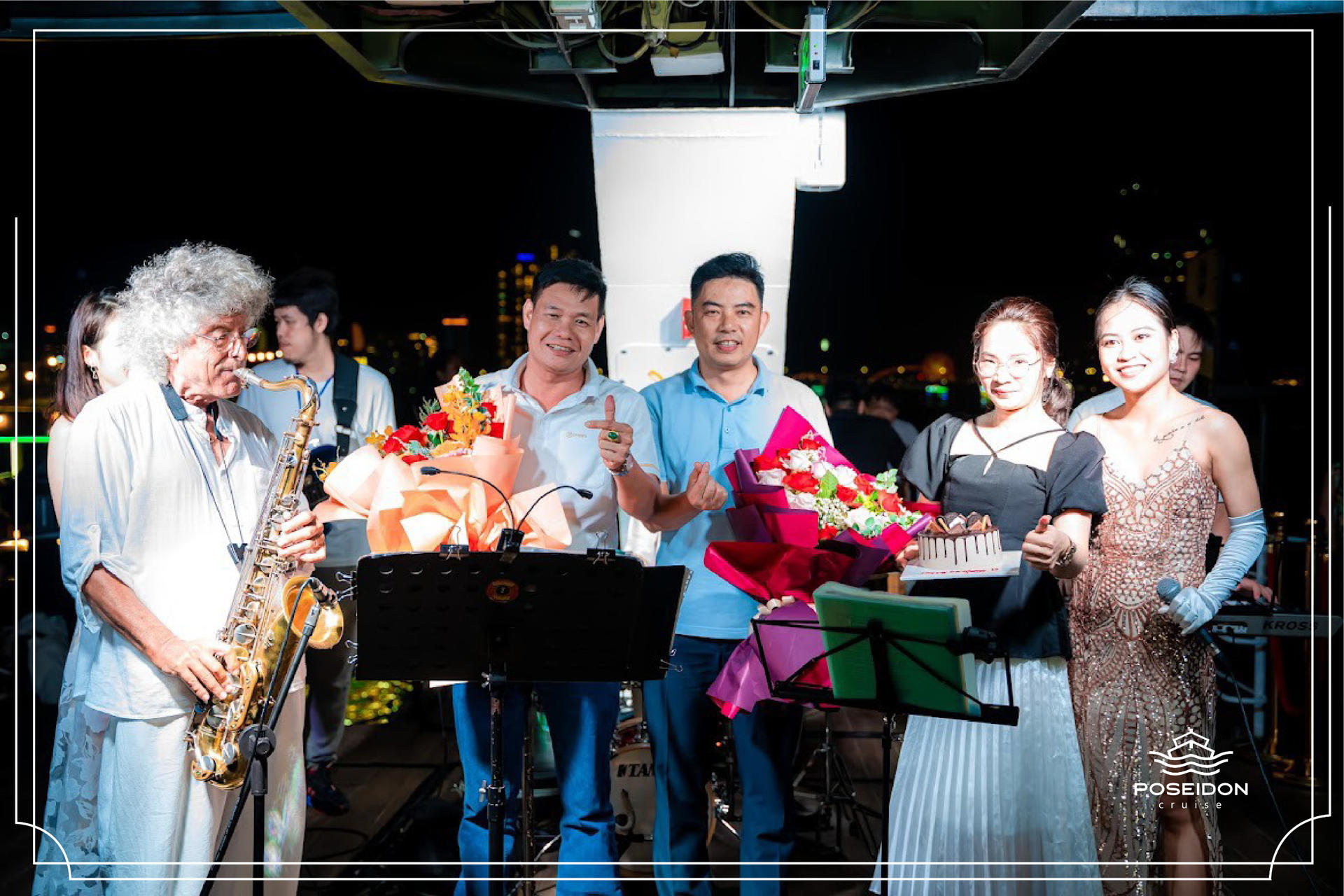 Poseidon Dining Cruise Experience in Da Nang - Thumbnail 12
