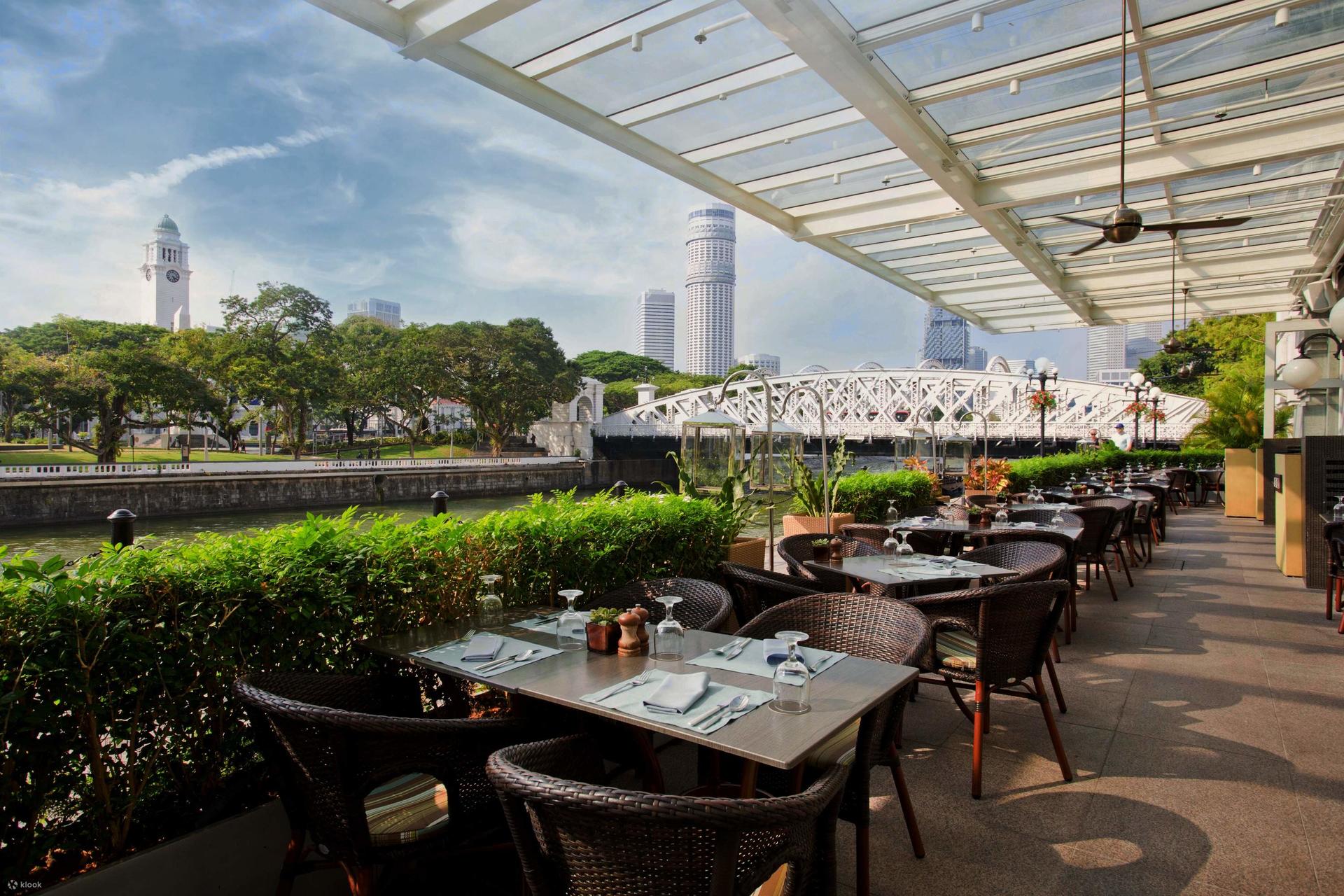 Town Restaurant at The Fullerton Hotel Singapore - Thumbnail 11