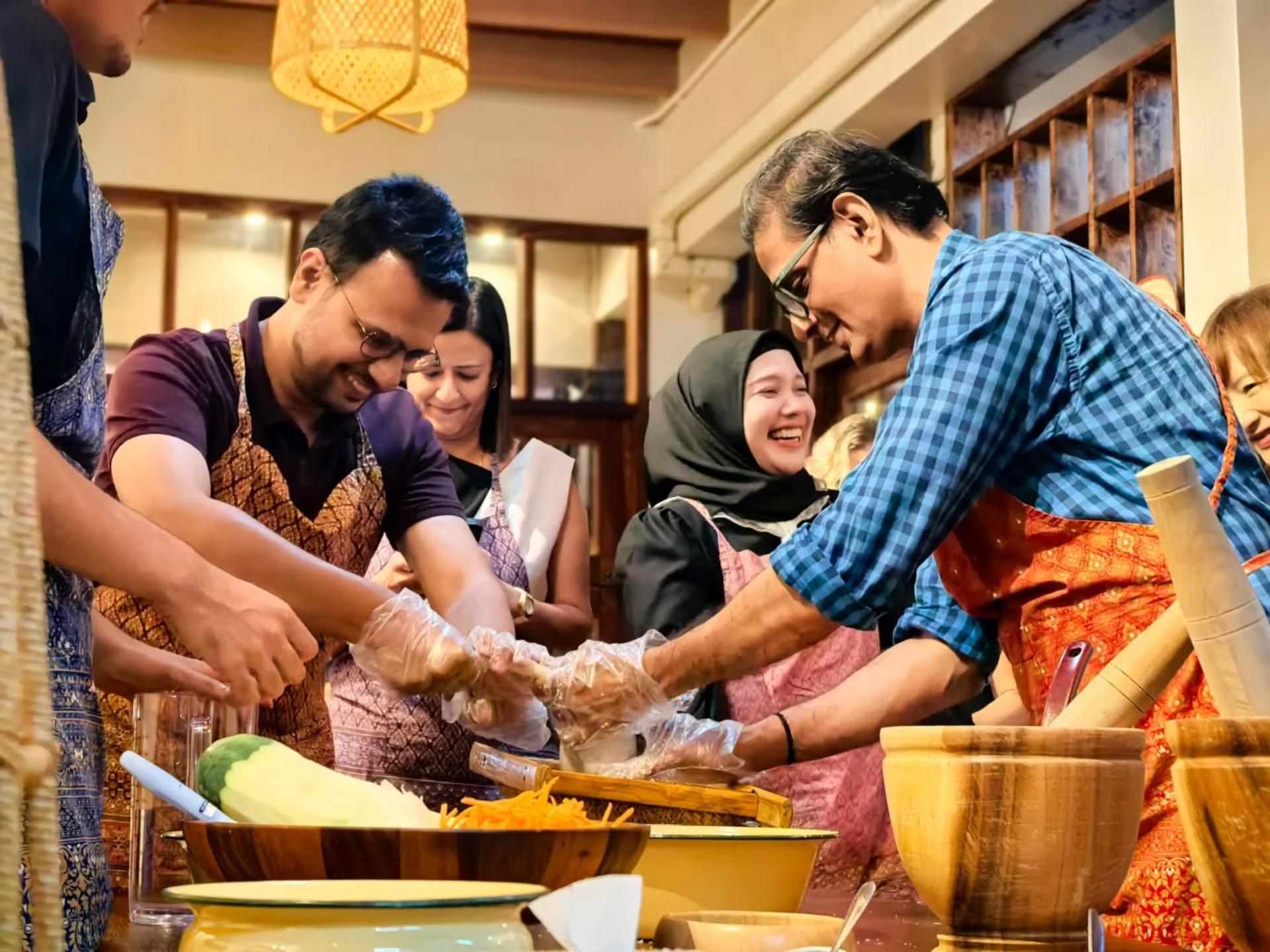 Homies Thai cooking class - Thumbnail 14