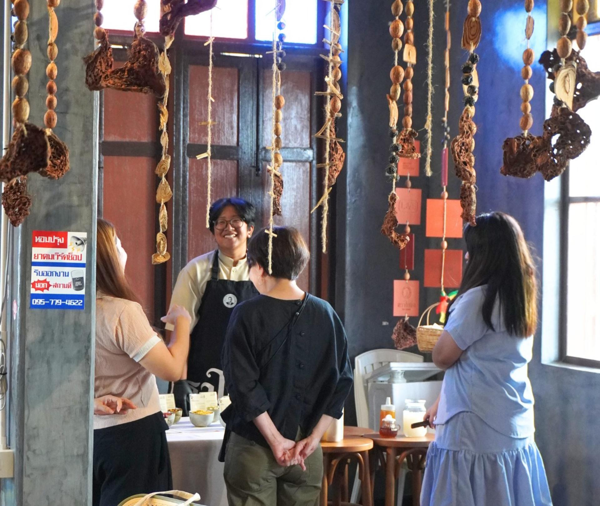 Homprung by Baihor Herbal Workshop Experiences in Bangkok - Thumbnail 16