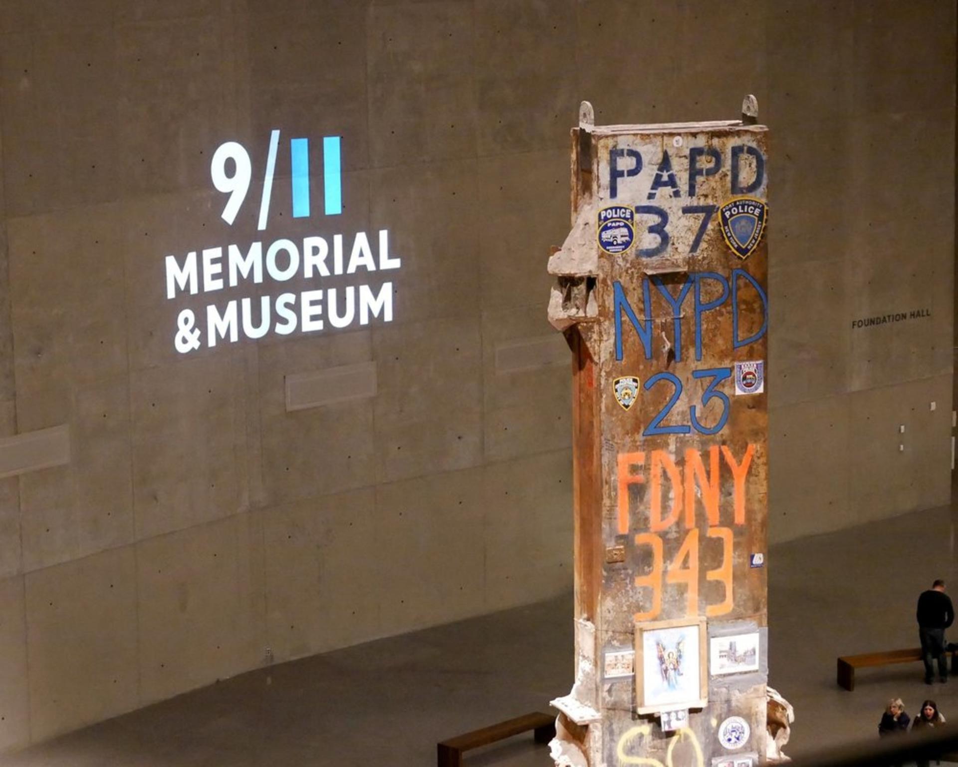New York Manhattan Half-Day Walking Tour with 9/11 Ground Zero - Thumbnail 15