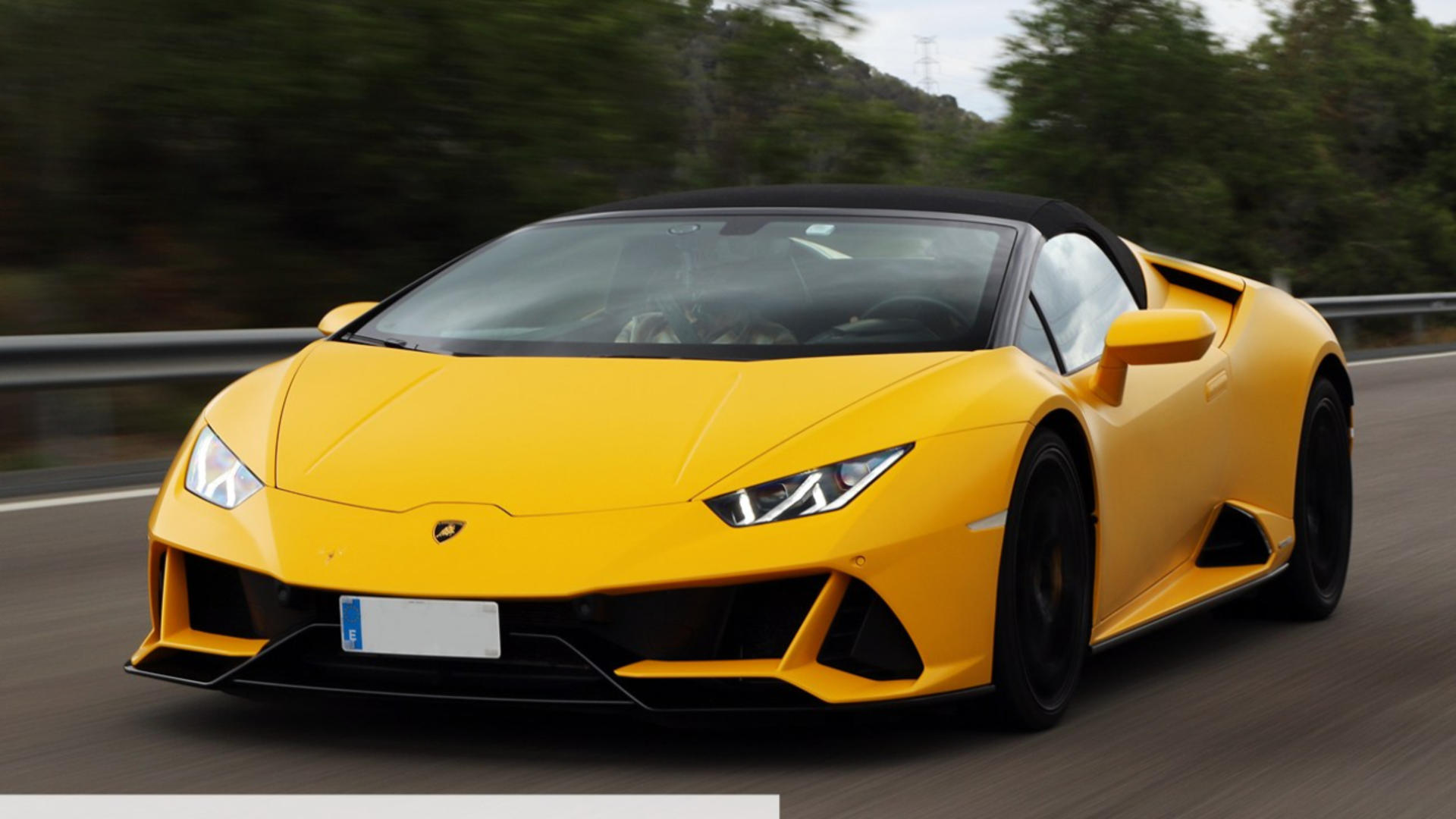 90-minute supercar drive in Barcelona to Tibidabo Mountain - Thumbnail 9