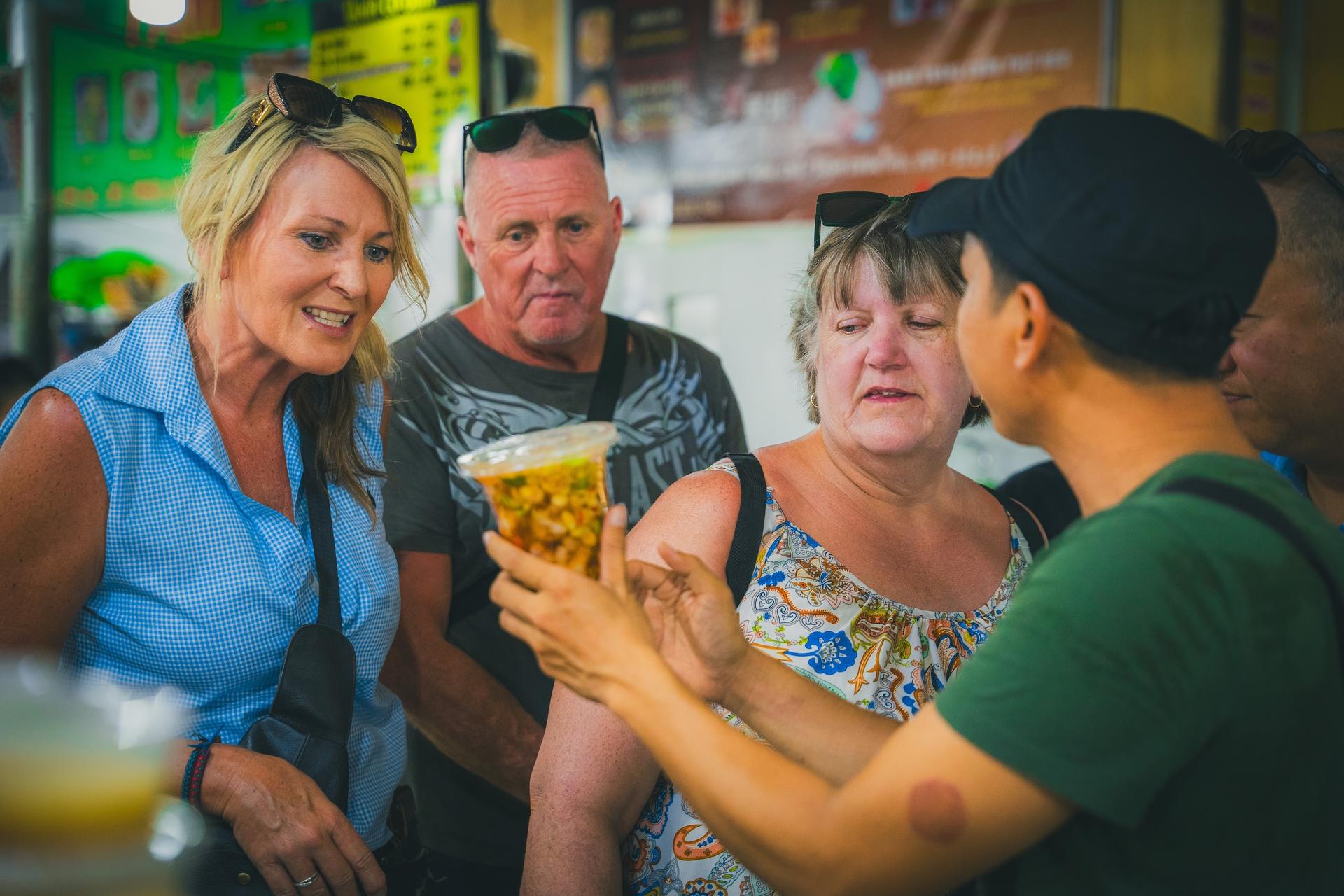 Hoi An Evening Street Food Tour with a Local Guide - Thumbnail 11