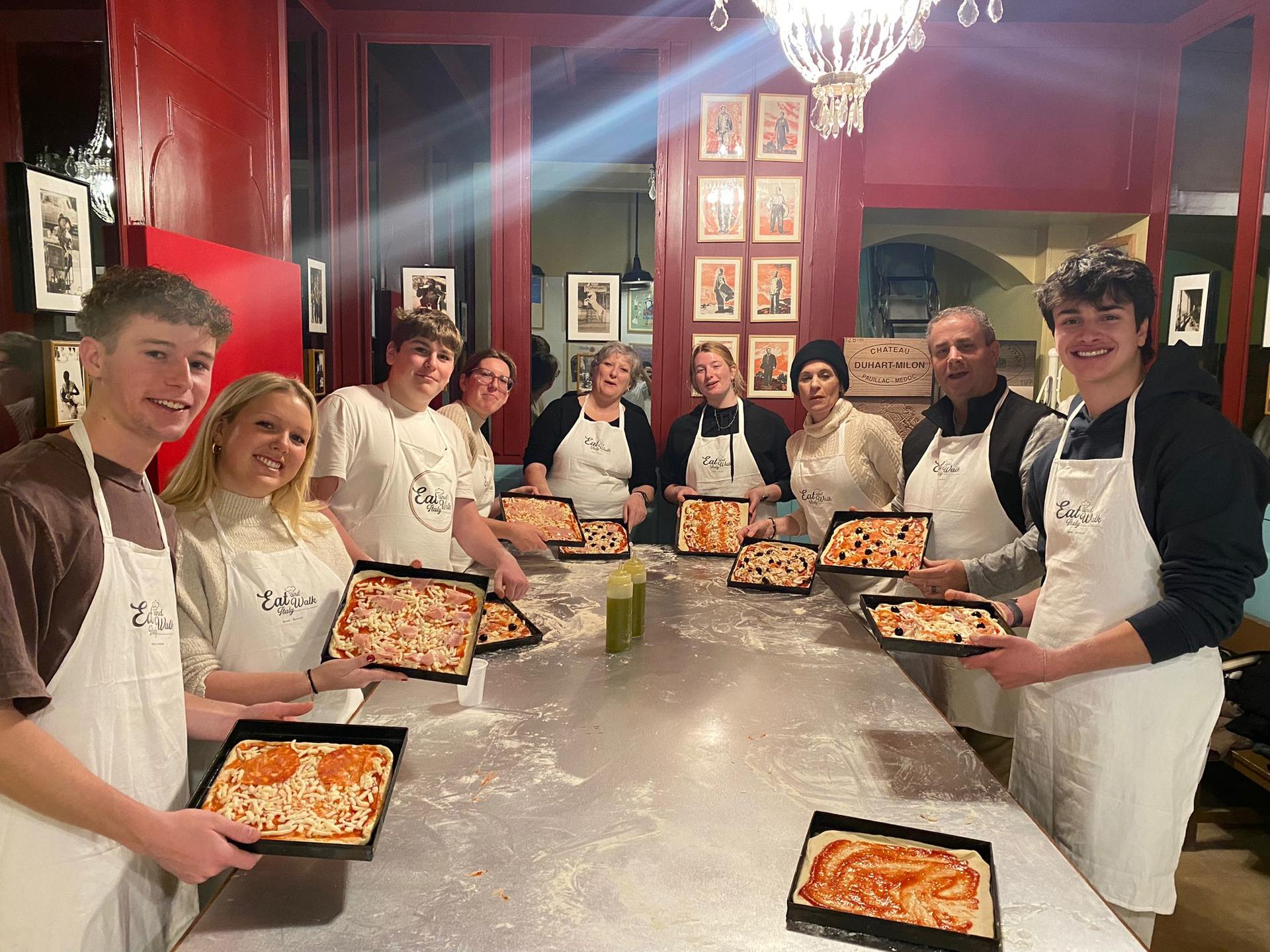 Pizza and tiramisu cooking class in Rome - Thumbnail 2