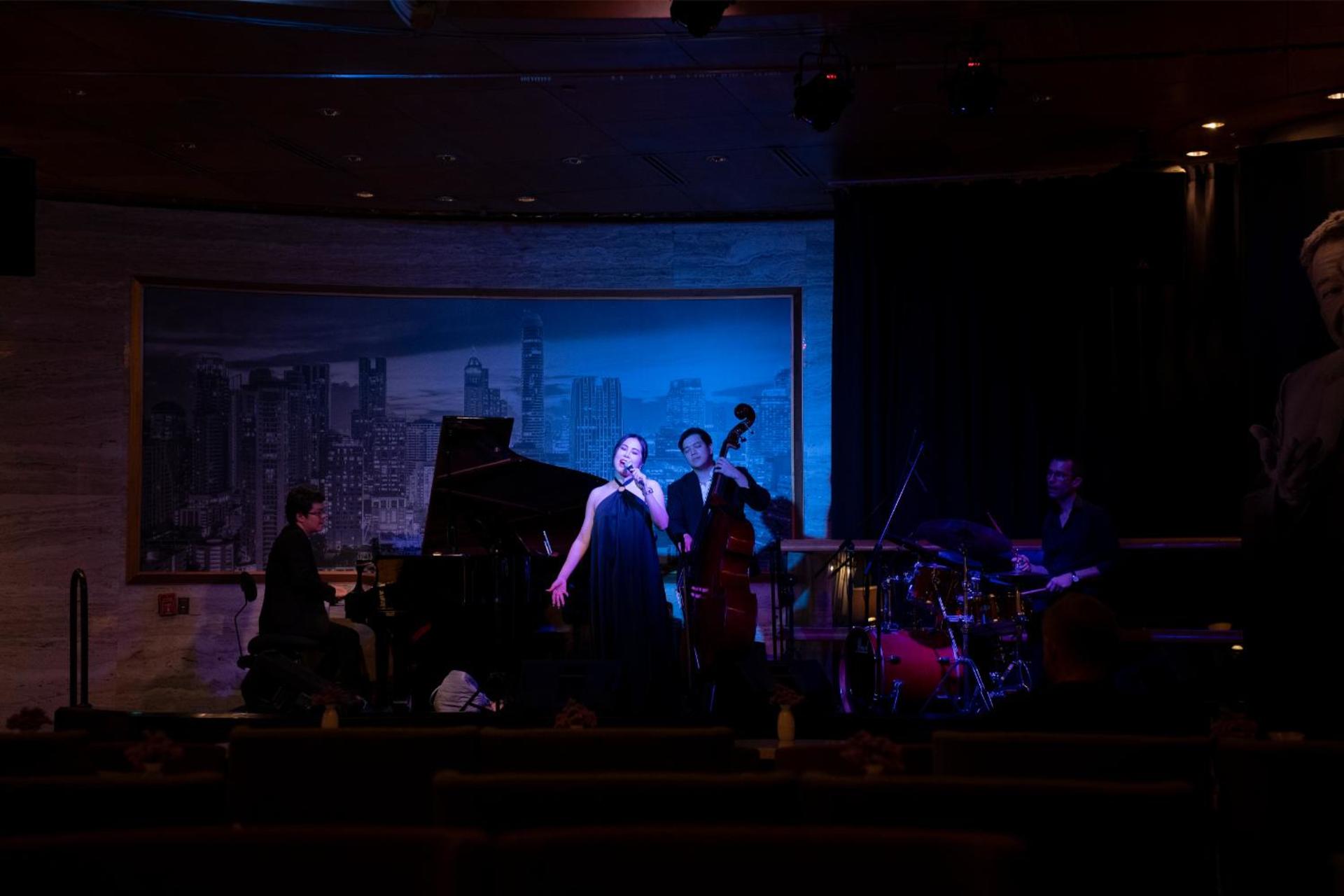 Jazz & Dining Experience at at Sheraton Grande Sukhumvit Bangkok (BTS Asok) - Thumbnail 7