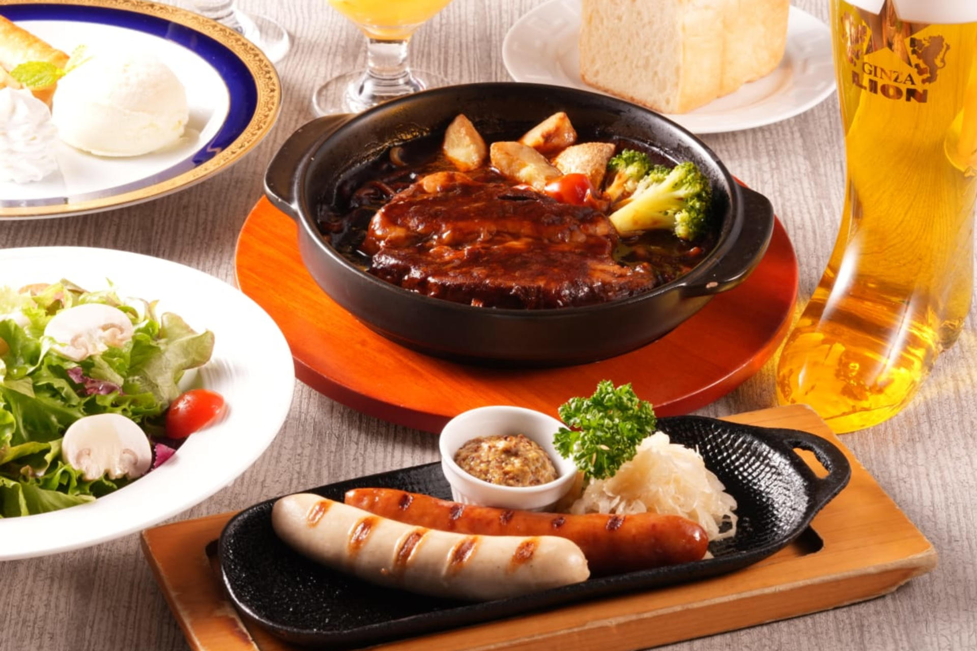 Beer Restaurant Ginza 7Chome: Beer Hall Dining in Ginza - Thumbnail 6