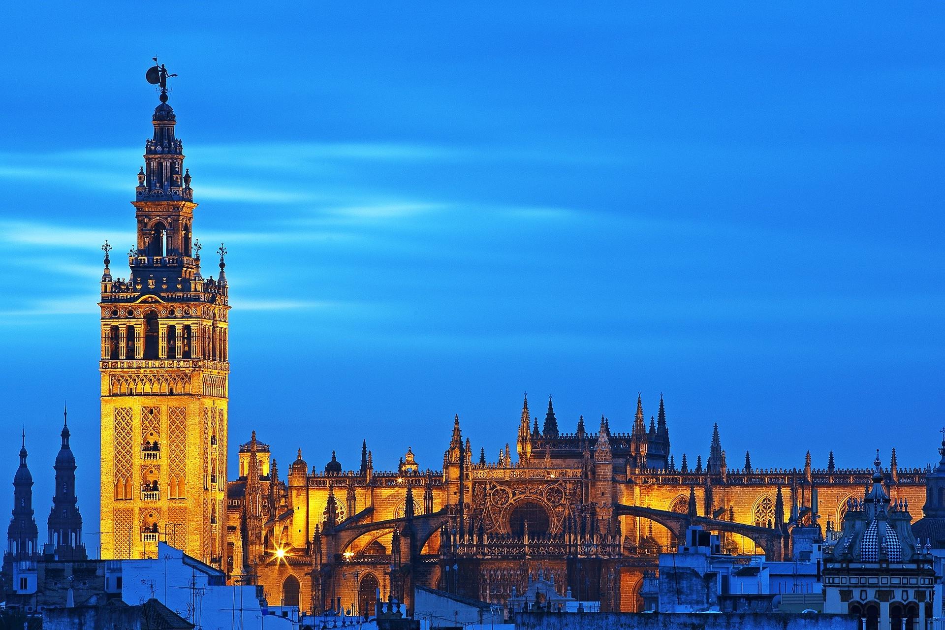 Alcazar, Cathedral and Giralda Tour in Seville - Image 1