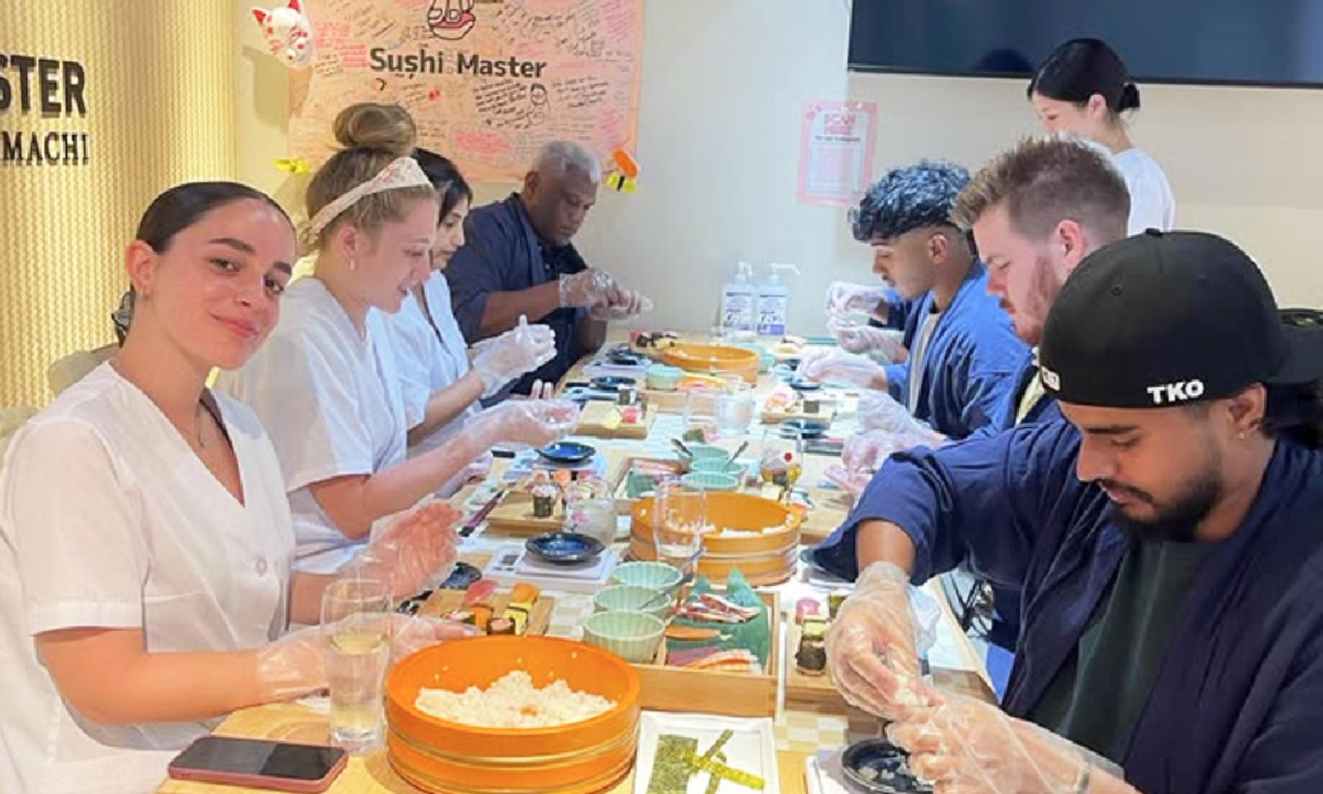 (SAME-DAY OK!) Sushi Making Class in Kyoto - Become a Sushi Master!! - Thumbnail 4