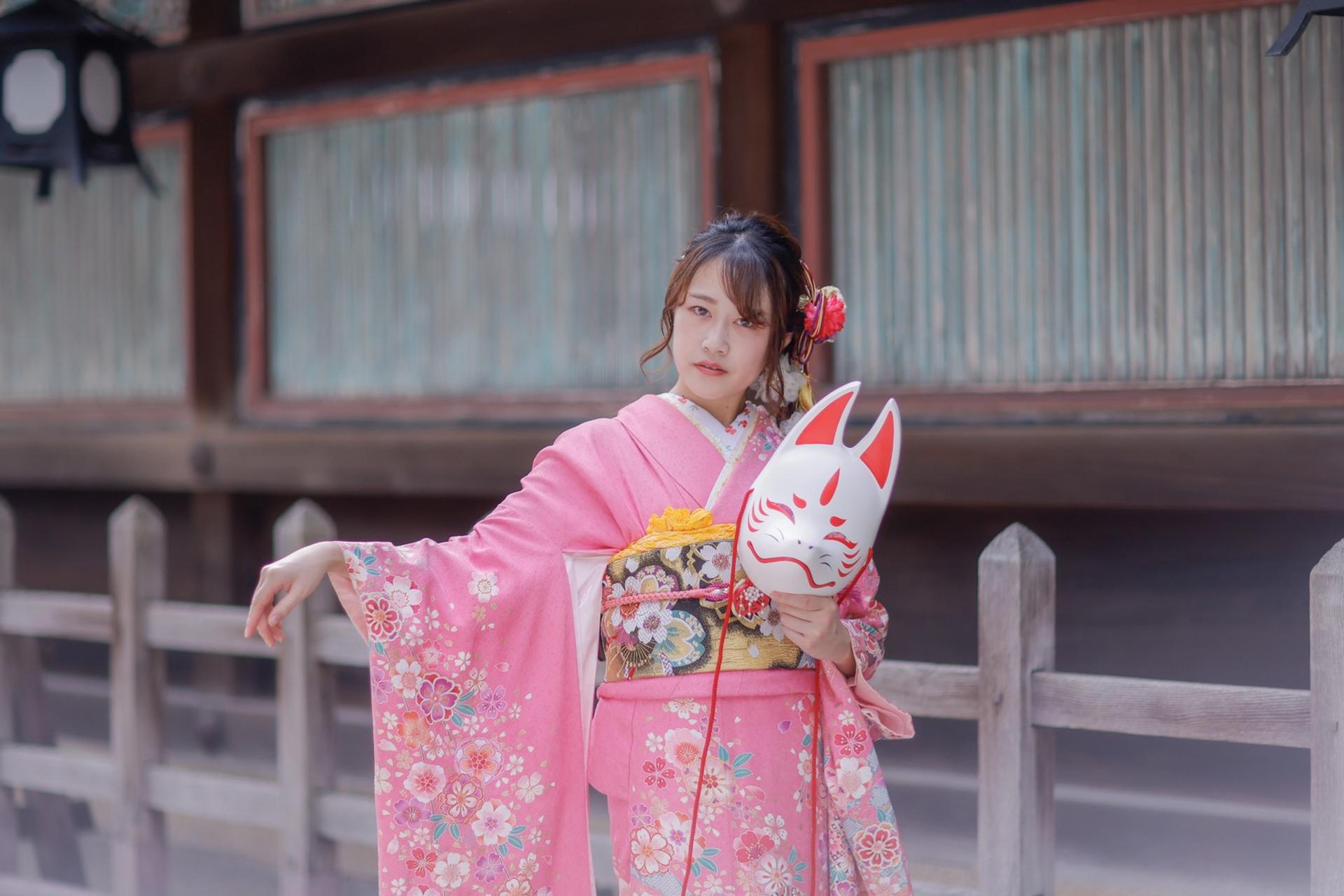 Kyoto Aiwafuku Kyoto Station Front Store | Perfect for free sightseeing - Kimono rental + Japanese-style hair set, makeup, and professional photography available as optional add-ons - Thumbnail 24