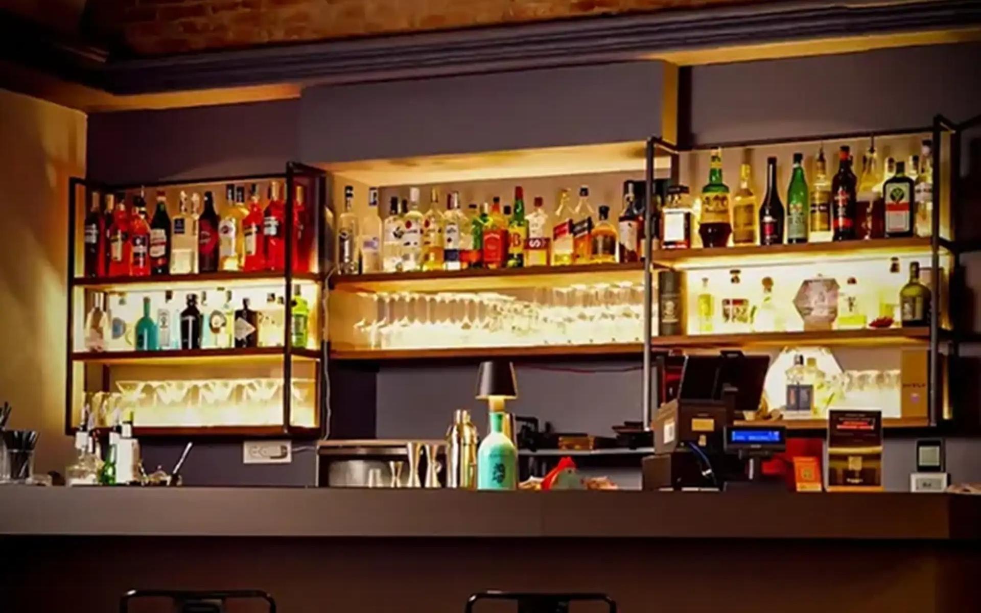 Turin Vermouth Experience at Local Wine Bar - Thumbnail 2