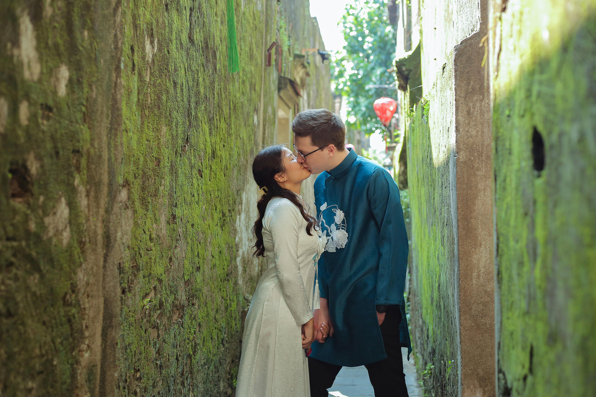 Hoi An: Private Photoshoot & Guided Walking and Posing - Thumbnail 3
