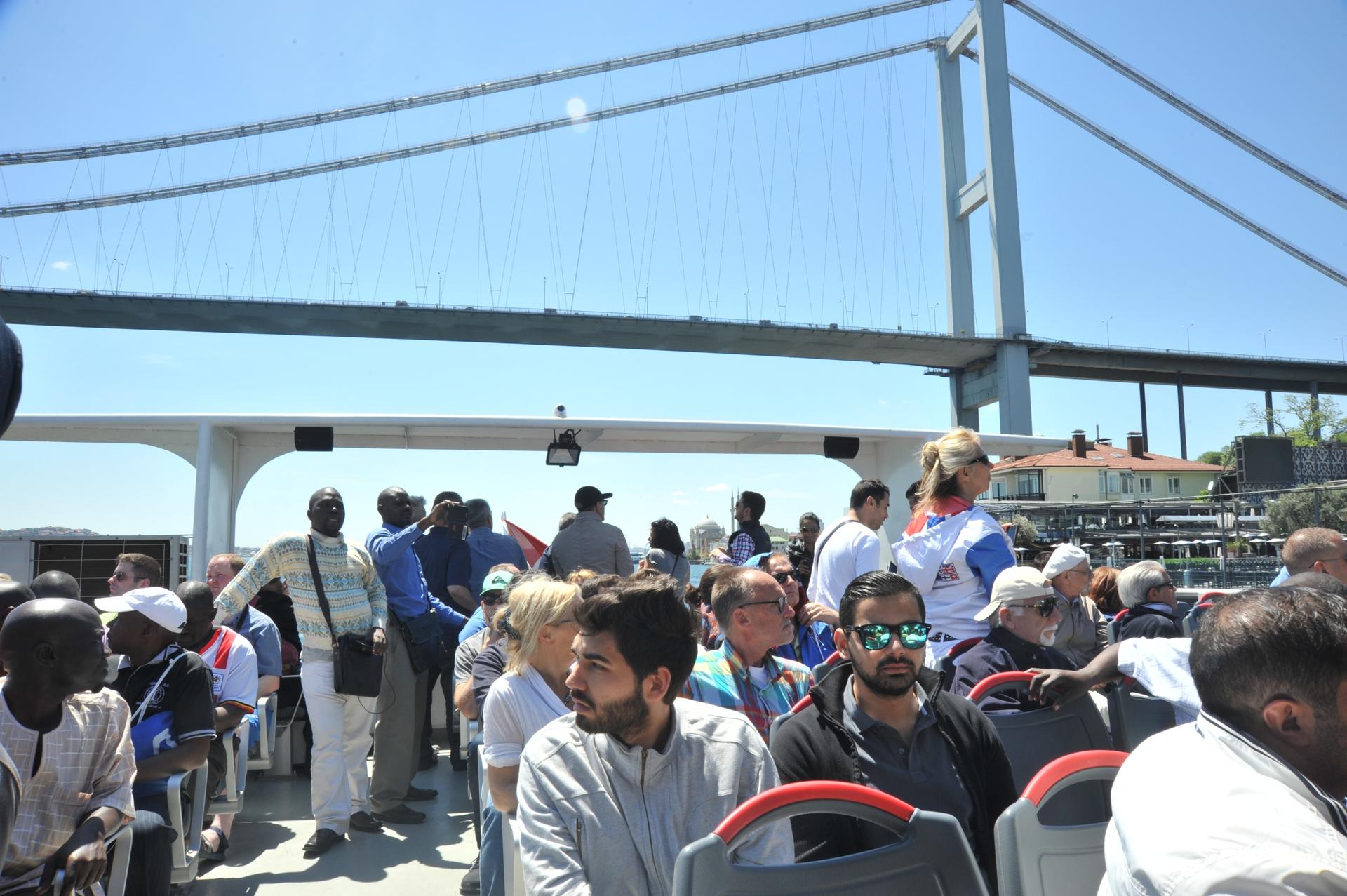 Bosphorus and Golden Horn Cruise with Audio Guide in Istanbul - Thumbnail 6