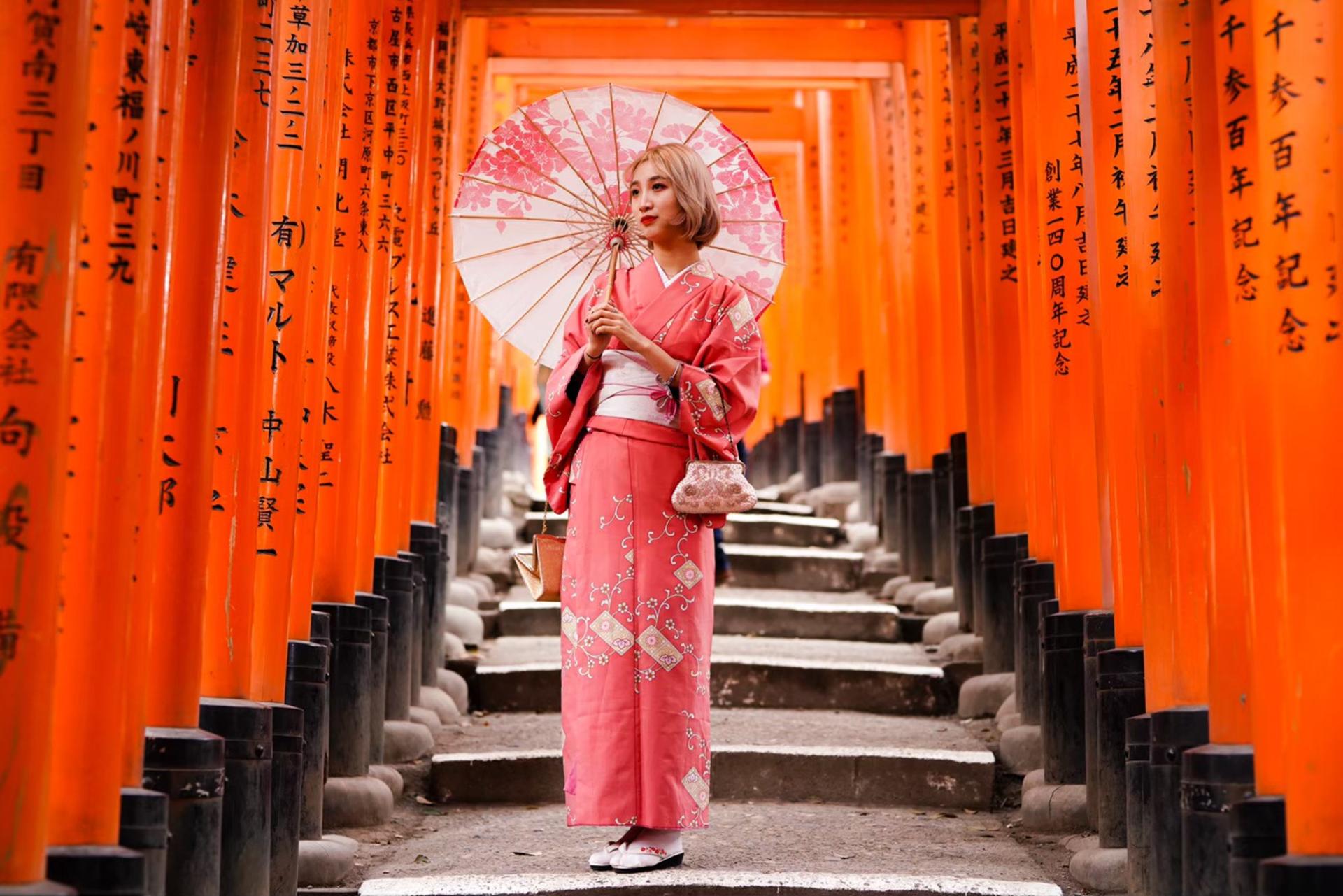 Fushimi Inari Kimono Rental Experience (Kyoto/Provided by Rental Kimono First) - Image 1