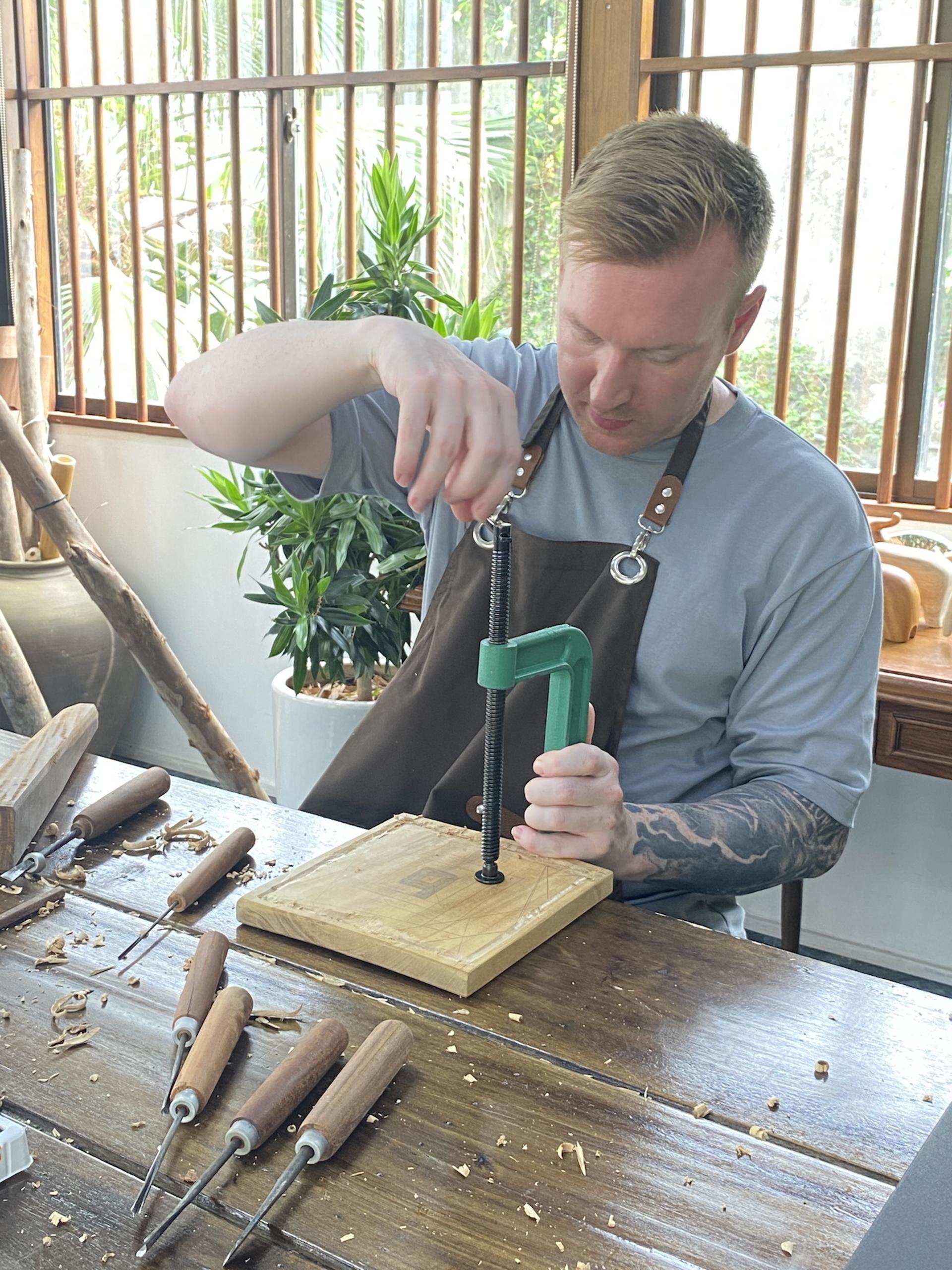Moc Thon Hanoi: Wood Carving Workshop in a Tranquil Hidden Villa - Thumbnail 32