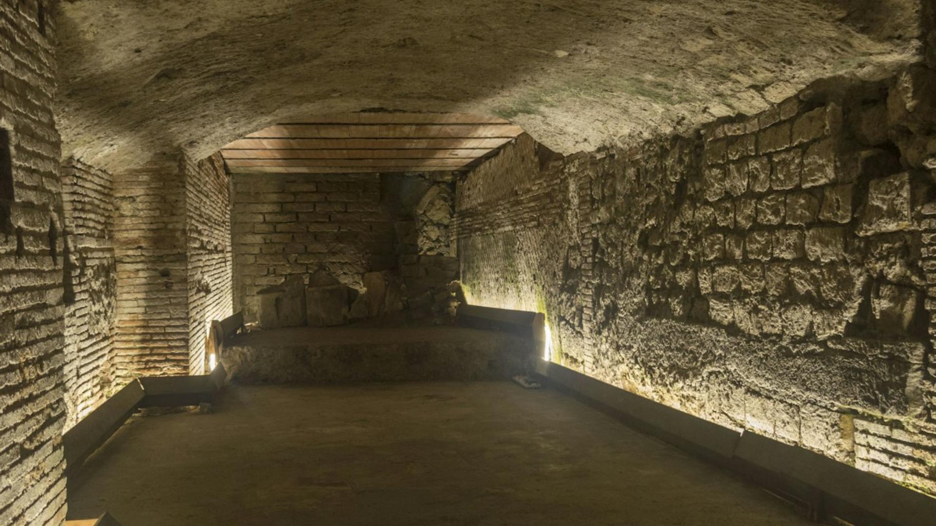 Naples Underground Tour - Thumbnail 2