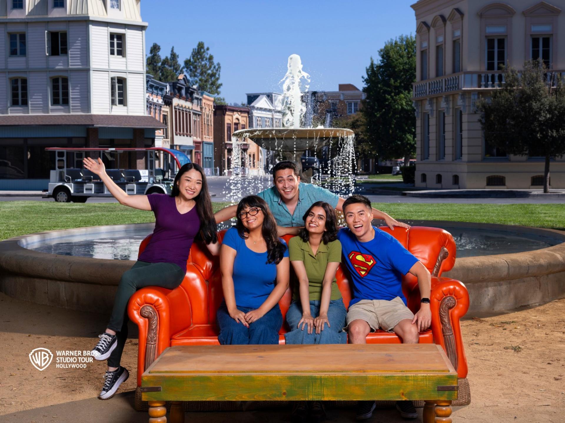 Celebrity Homes & Warner Bros. Studio Tour in Hollywood - Thumbnail 12
