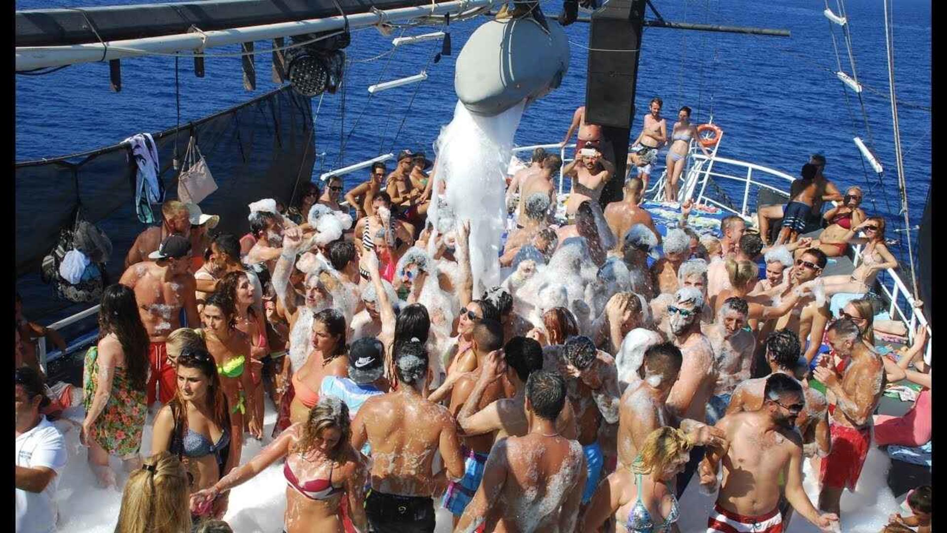 Antalya Kemer Marina Full-Day Small Group Pirate Boat Trip - Thumbnail 5